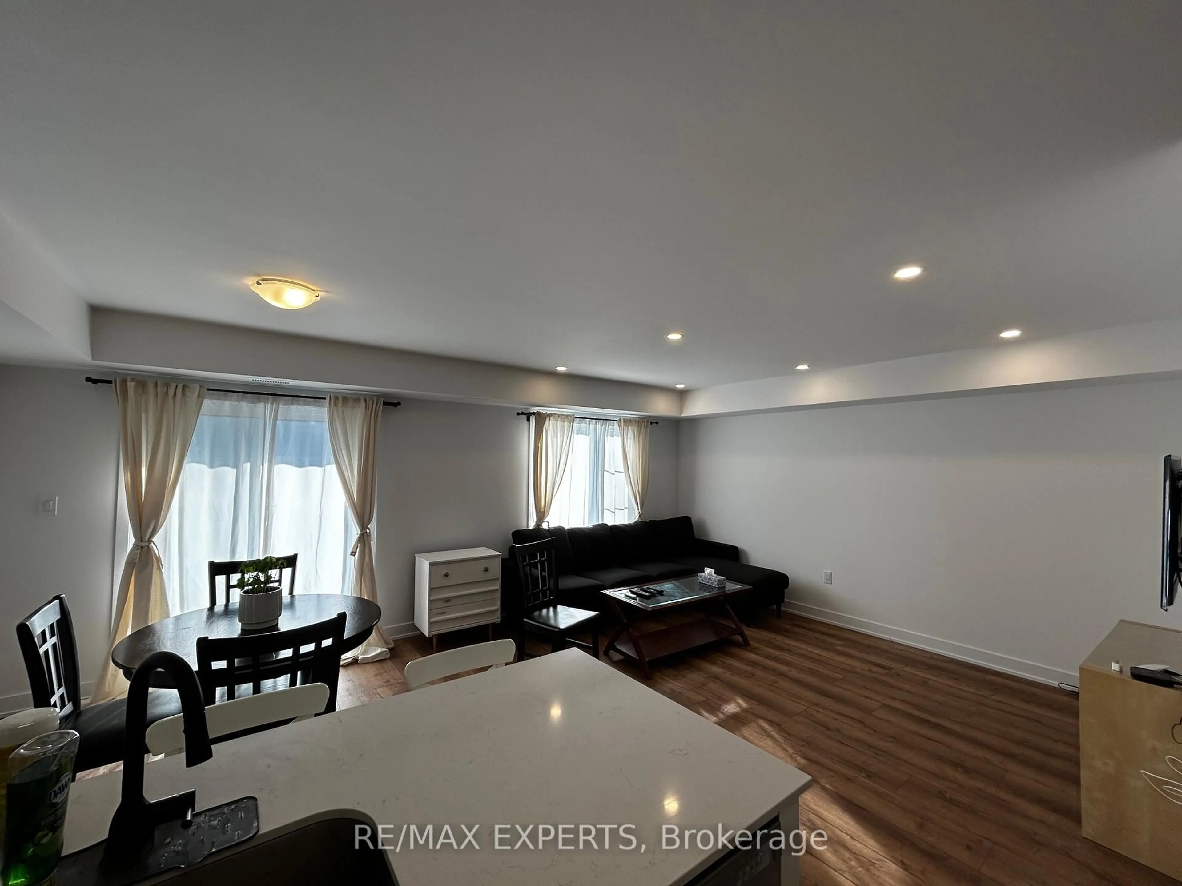 A pic of a room for 32 Wagon Lane #30, Barrie Ontario L9J 0C2