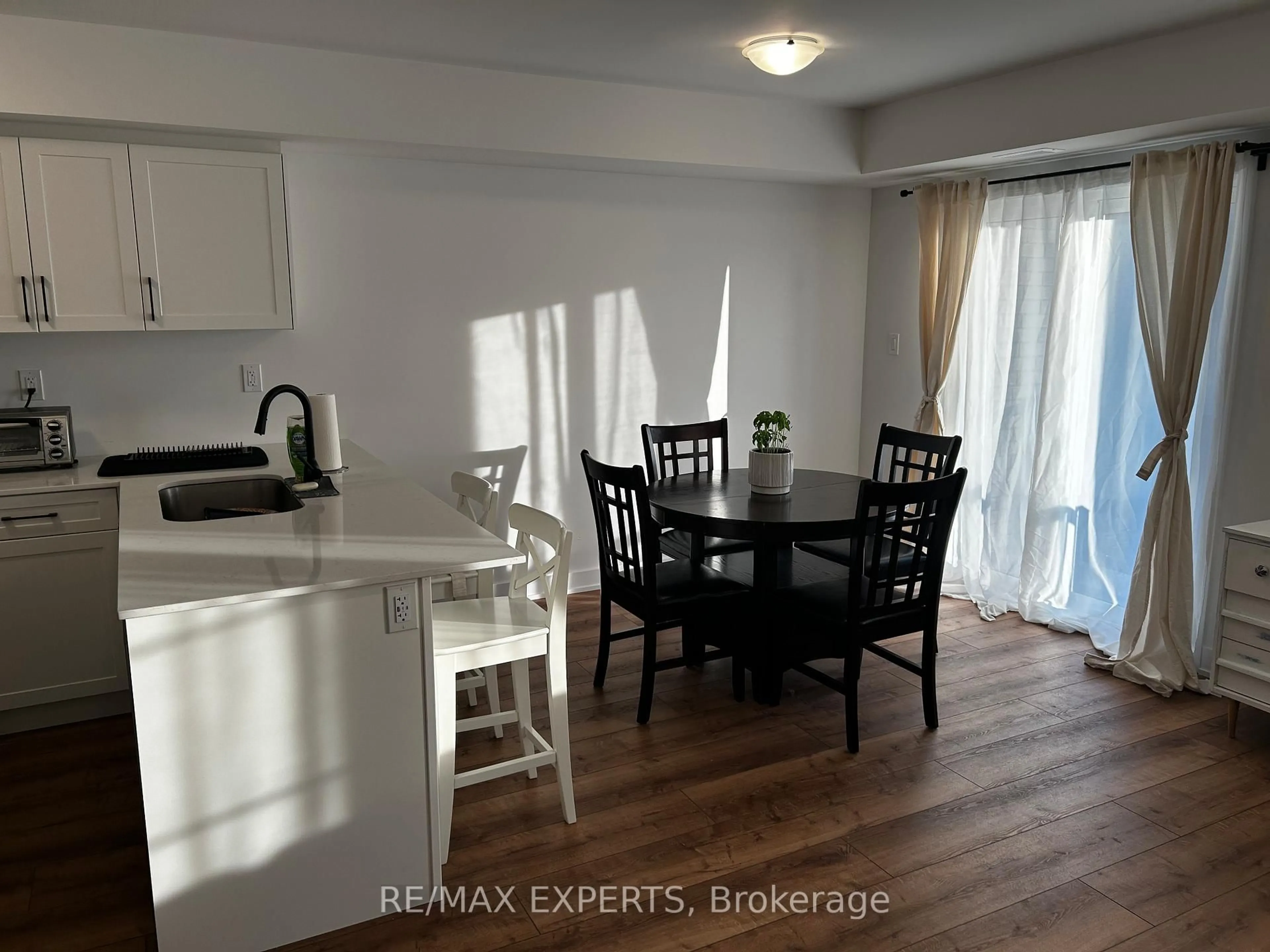 Unknown for 32 Wagon Lane #30, Barrie Ontario L9J 0C2