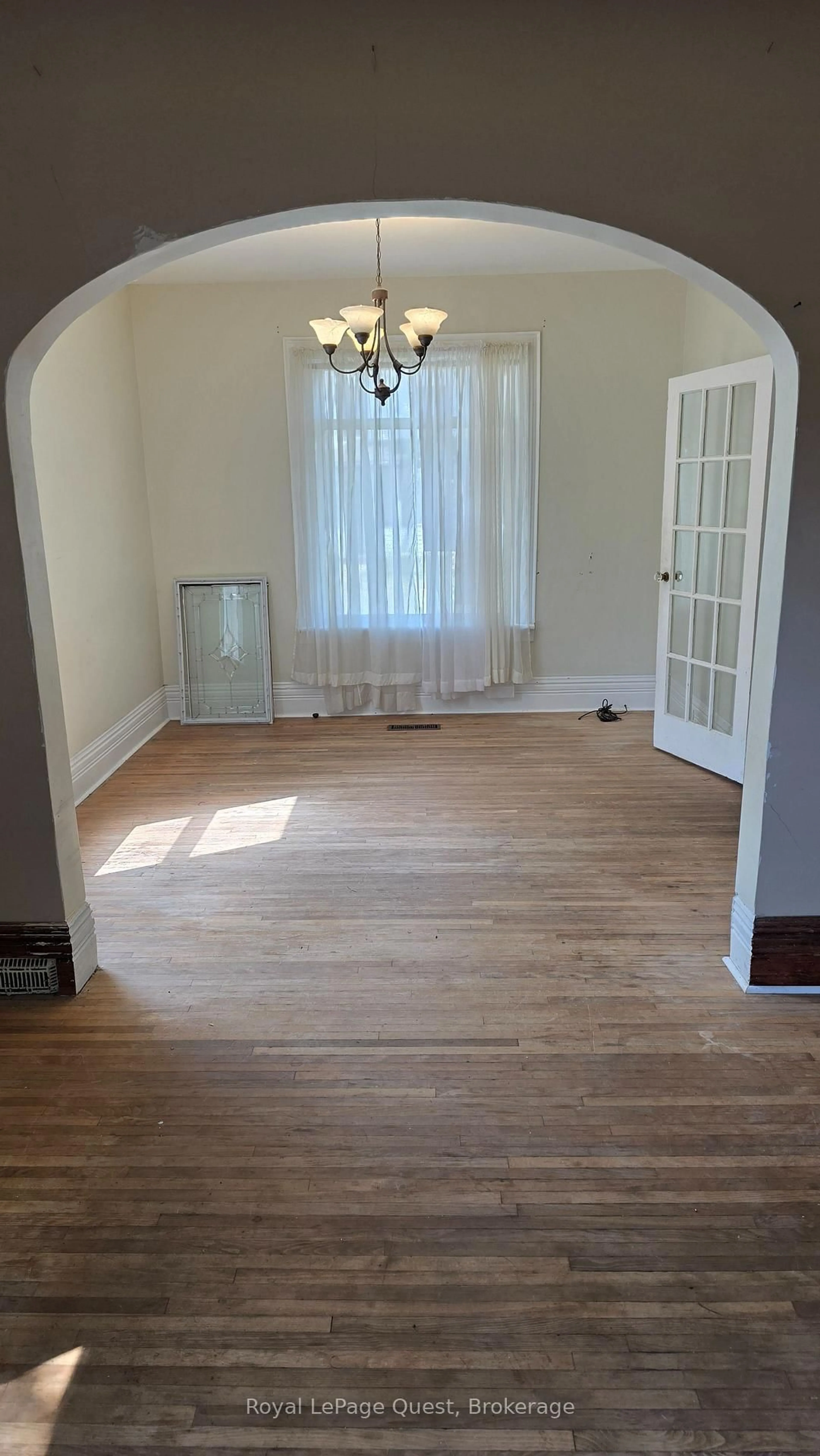 A pic of a room for 699 Quebec St, Midland Ontario L4R 1E3