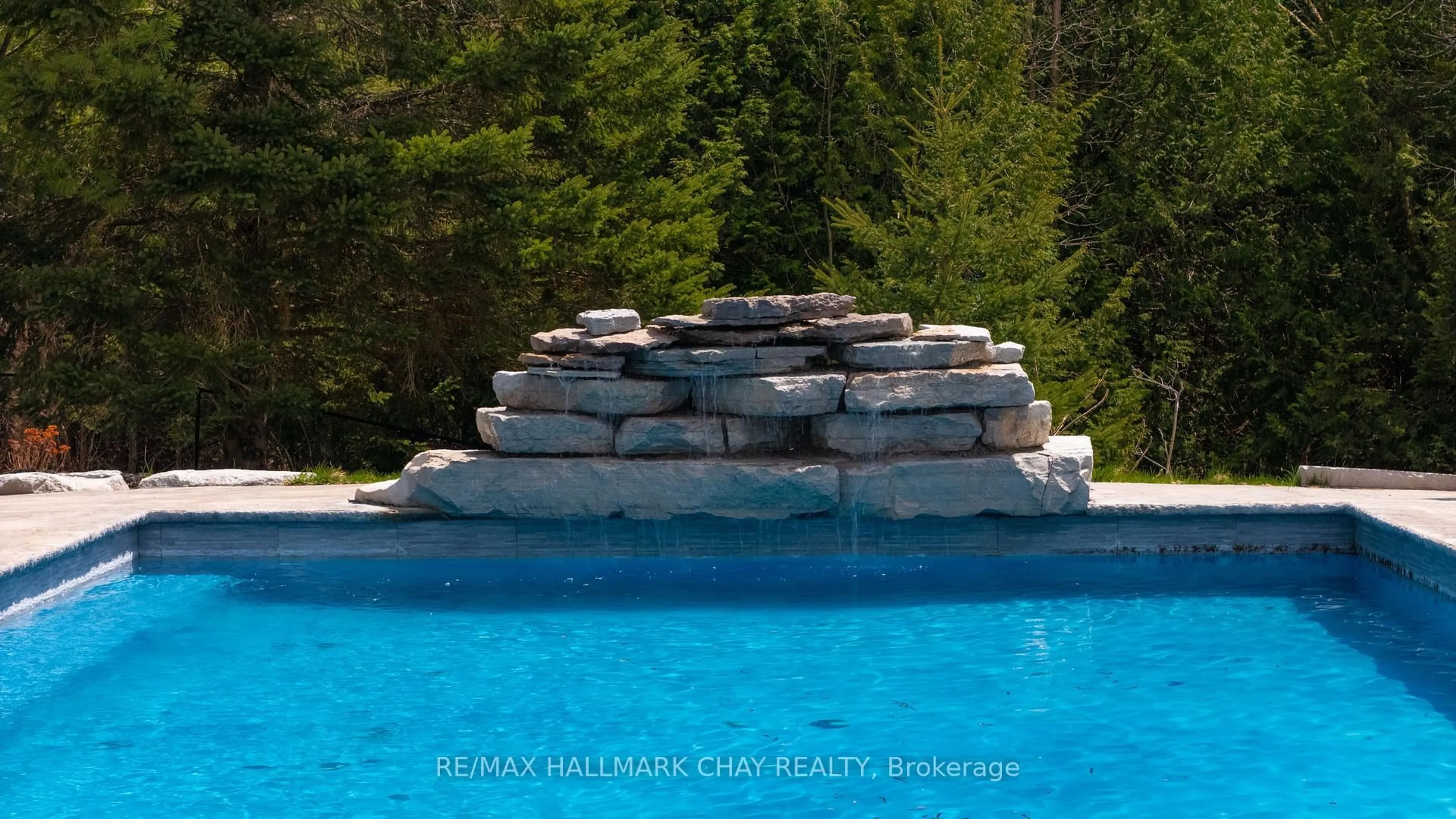 Pool for 7 Jodies Lane, Springwater Ontario L0L 1X1