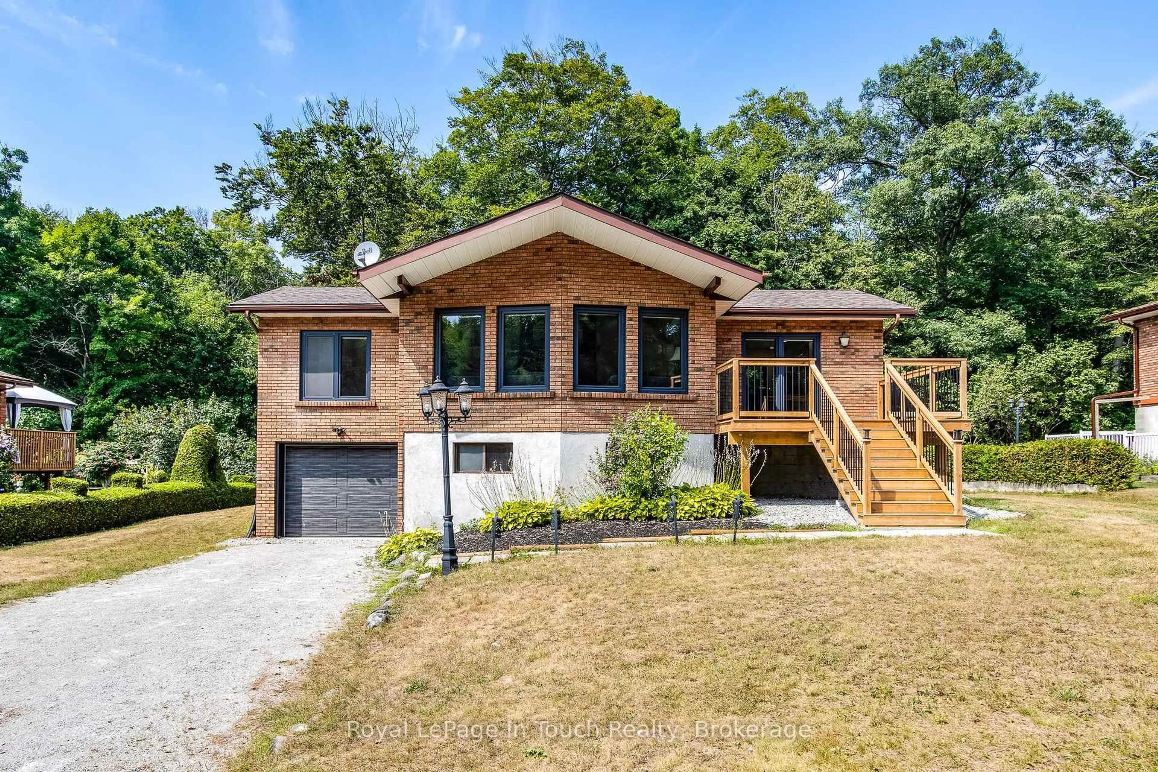 Home with brick exterior material, unknown for 26 Glen Cedar Dr, Tiny Ontario L9M 0H8