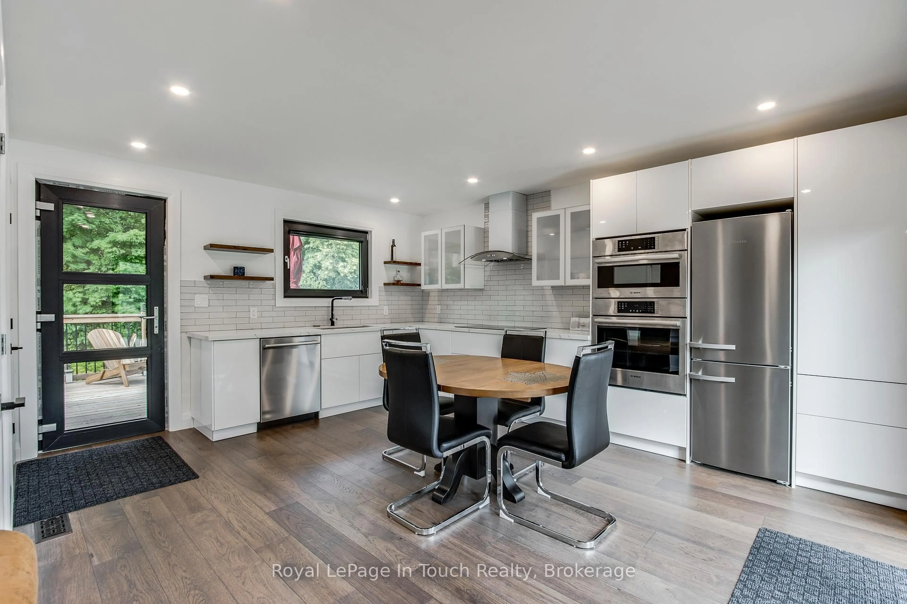 Open concept kitchen, unknown for 26 Glen Cedar Dr, Tiny Ontario L9M 0H8