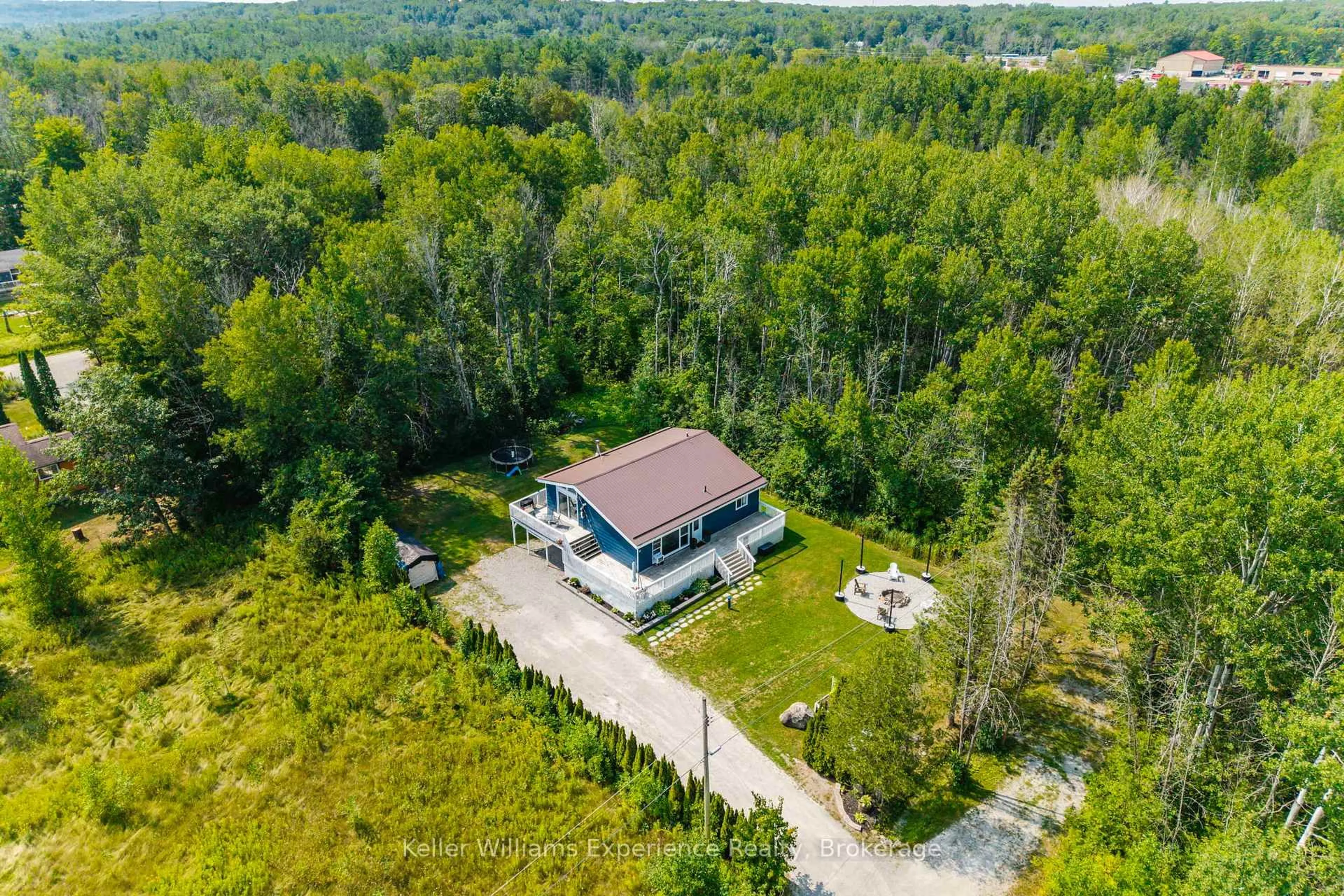 A pic from outside/outdoor area/front of a property/back of a property/a pic from drone, unknown for 37 Crescent Dr, Tay Ontario L0K 2A0