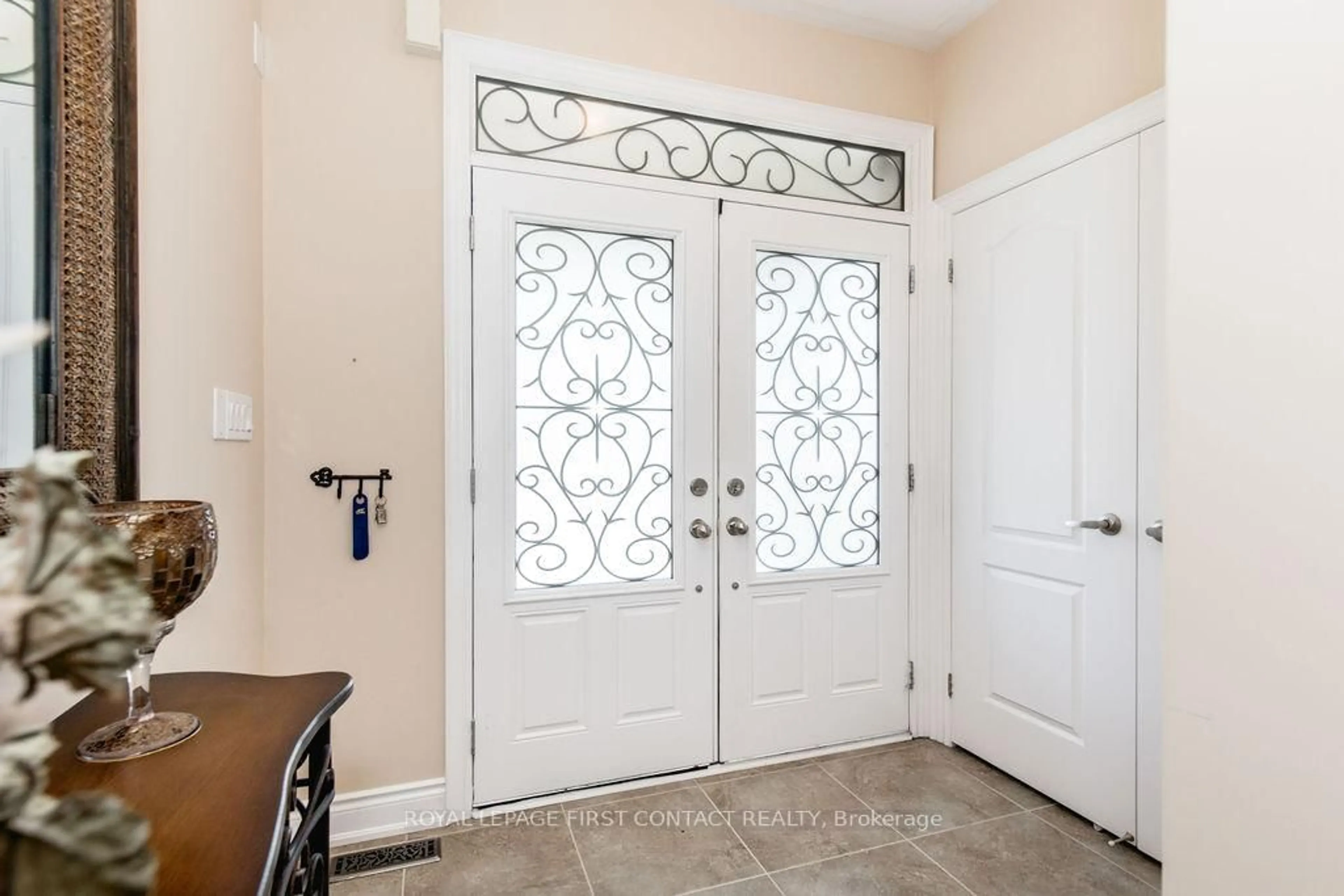 Indoor entryway for 3149 Emperor Dr, Orillia Ontario L3V 7X1