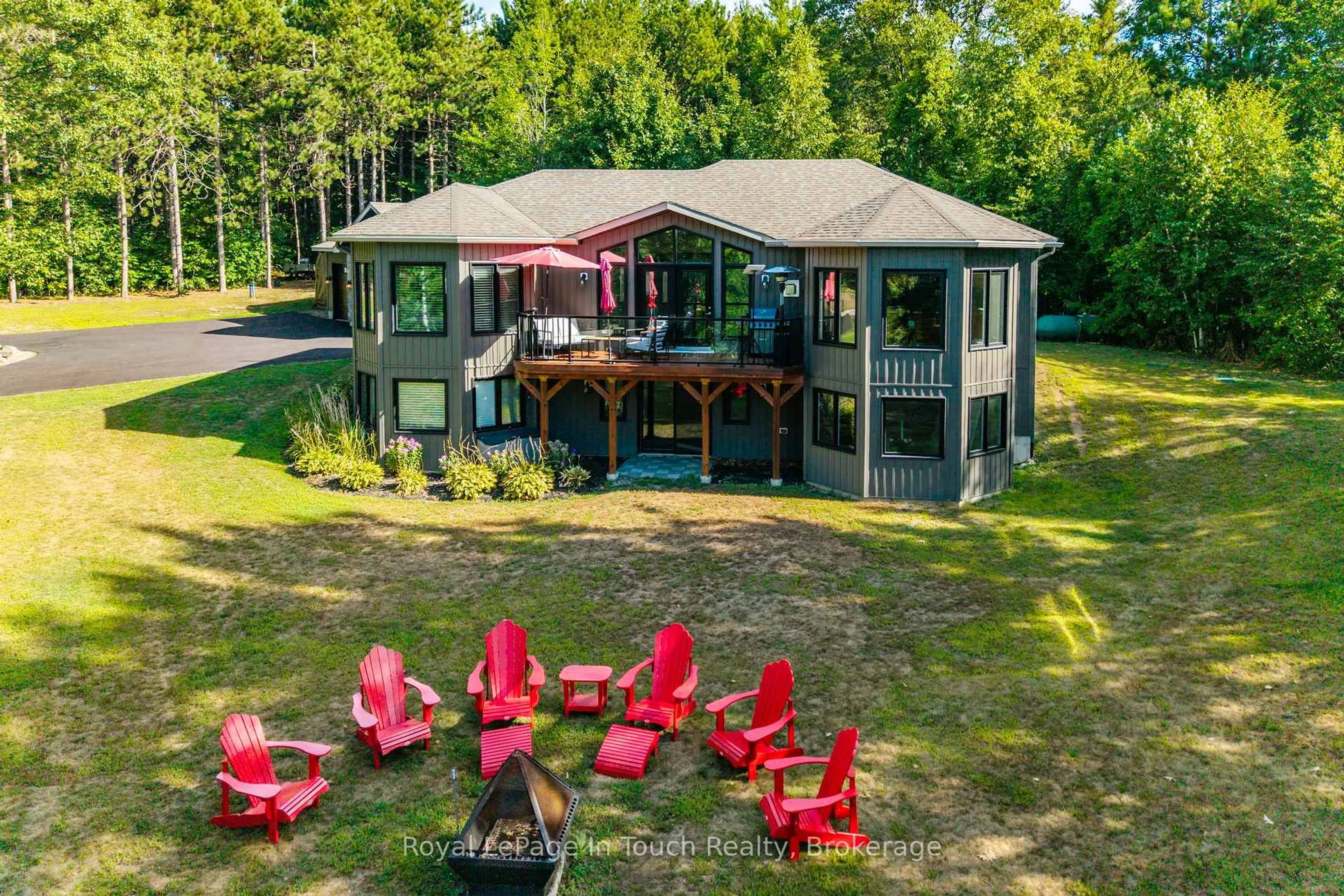 A pic from outside/outdoor area/front of a property/back of a property/a pic from drone, water/lake/river/ocean view for 285 Dorion Rd, Tiny Ontario L9M 0M4