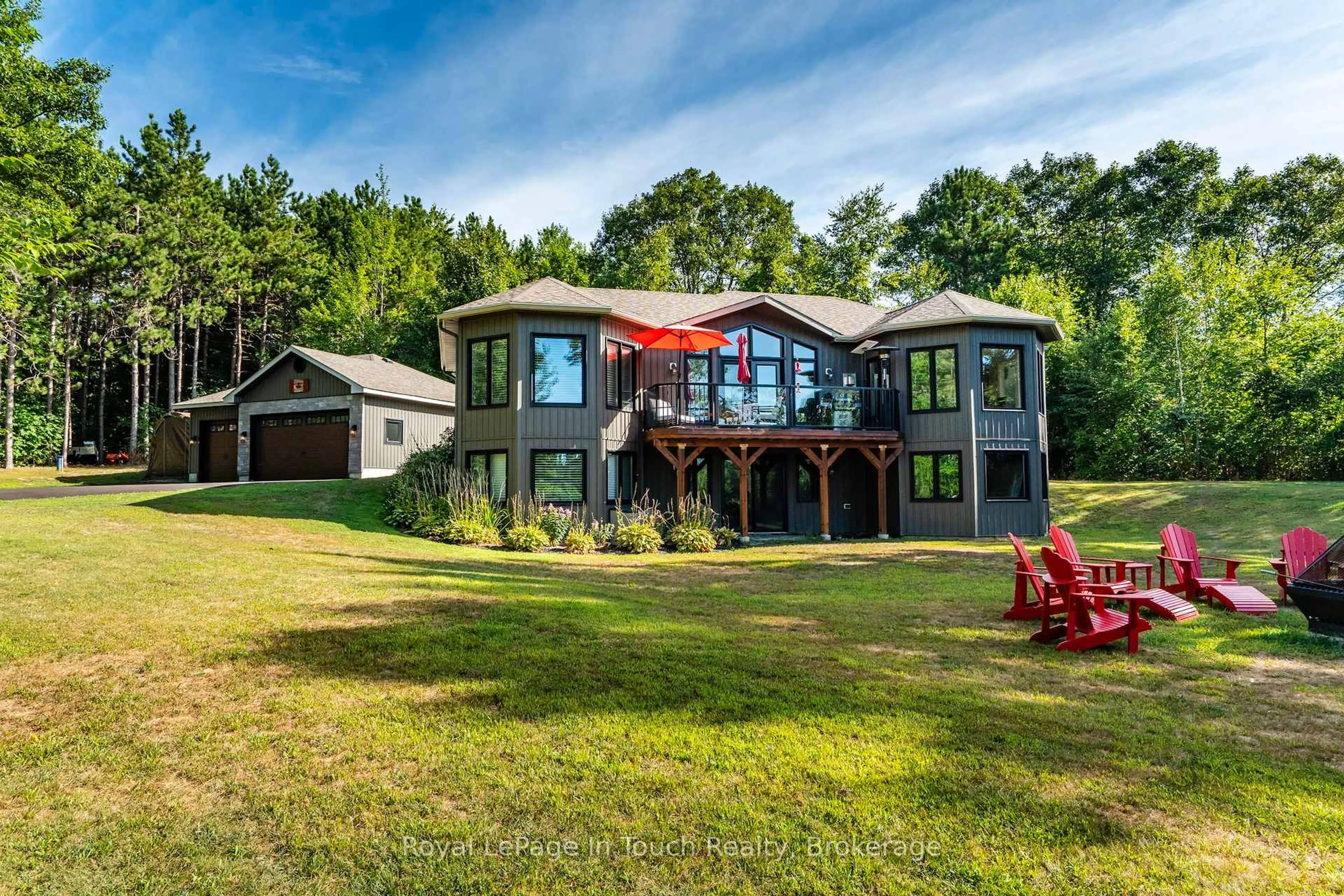 A pic from outside/outdoor area/front of a property/back of a property/a pic from drone, unknown for 285 Dorion Rd, Tiny Ontario L9M 0M4