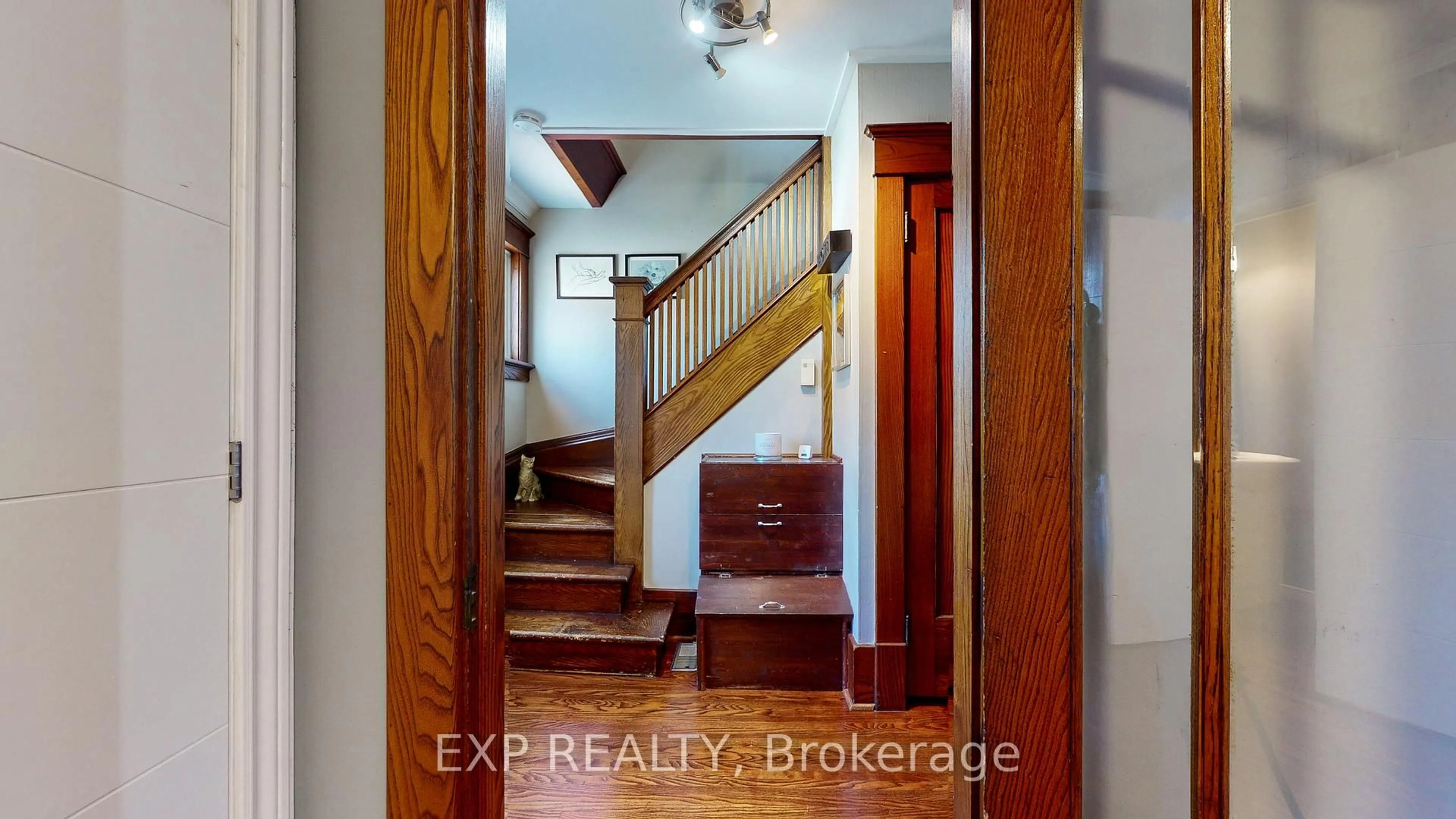 Indoor entryway for 369 Horrell Ave, Midland Ontario L4R 2A5