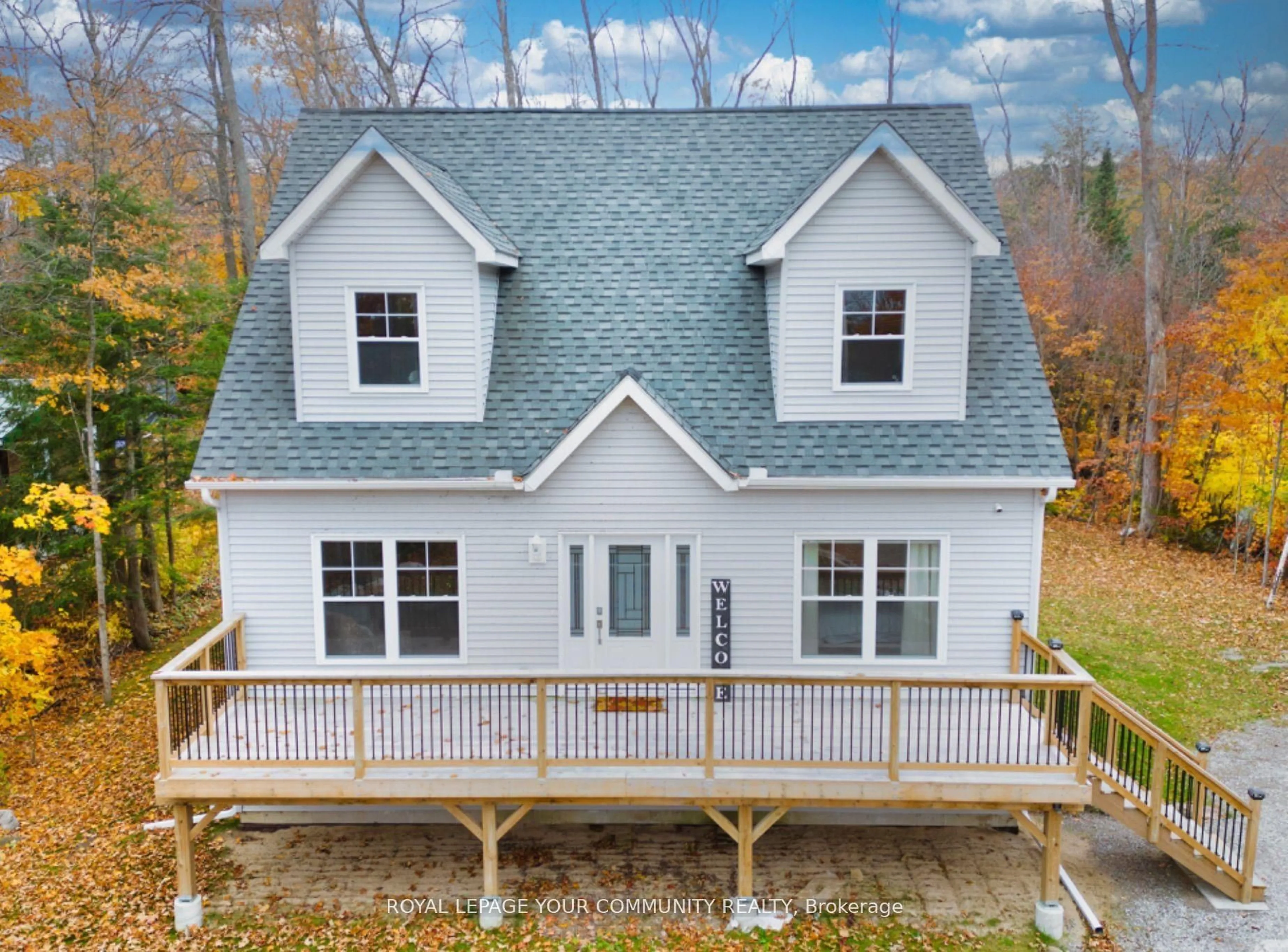Home with vinyl exterior material, unknown for 1728 CHAMPLAIN Rd, Tiny Ontario L9M 0C1