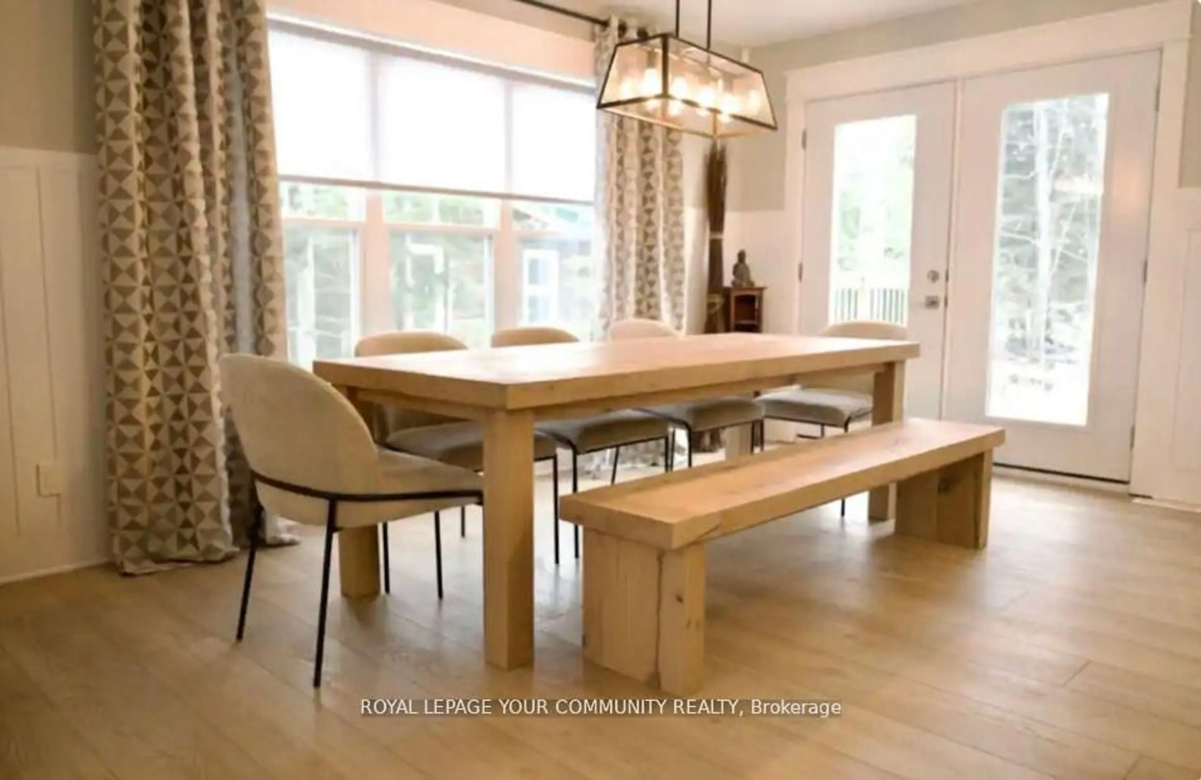 Dining room, wood/laminate floor for 1728 CHAMPLAIN Rd, Tiny Ontario L9M 0C1