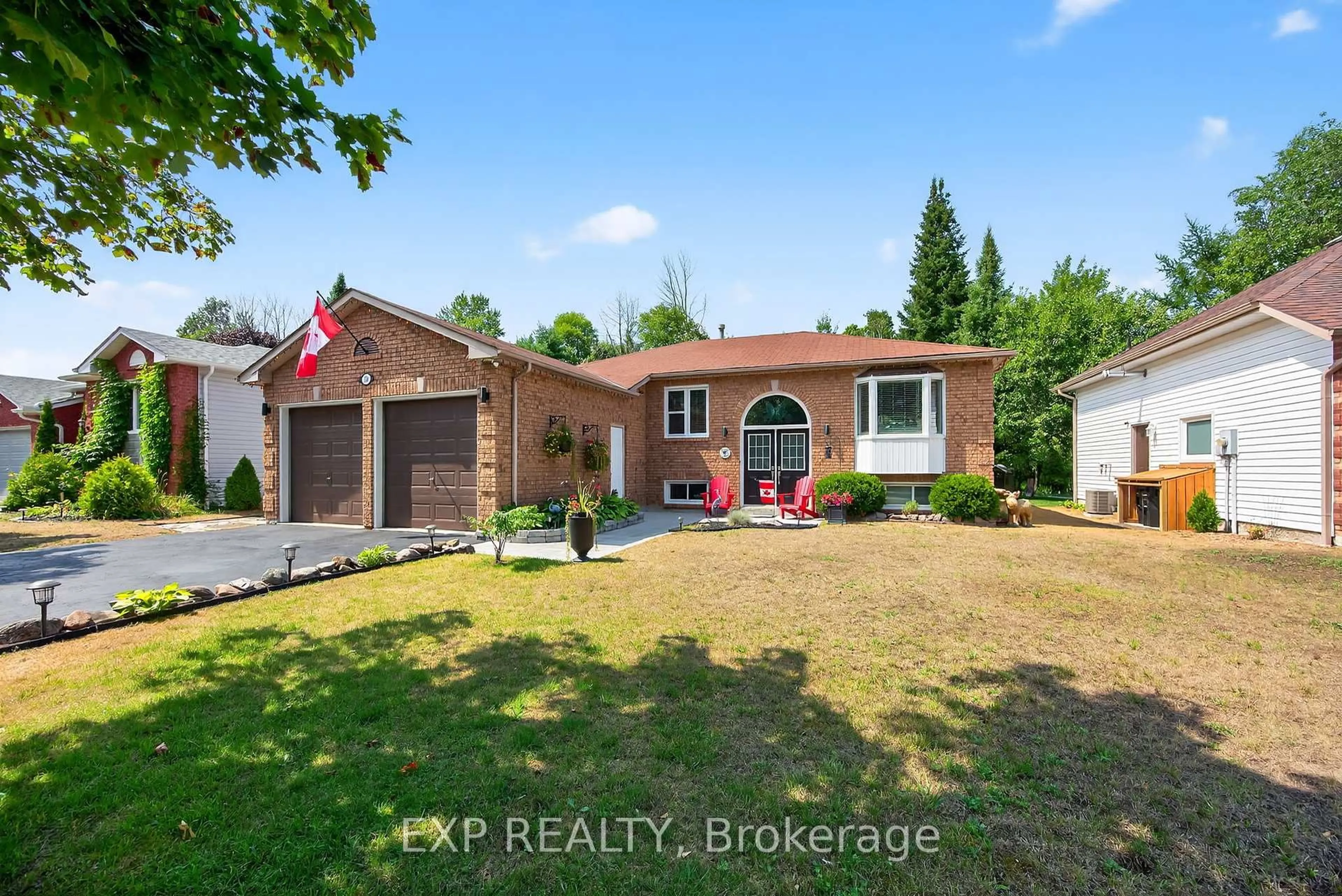A pic from outside/outdoor area/front of a property/back of a property/a pic from drone, street for 30 Caribou Tr, Wasaga Beach Ontario L9Z 1H6