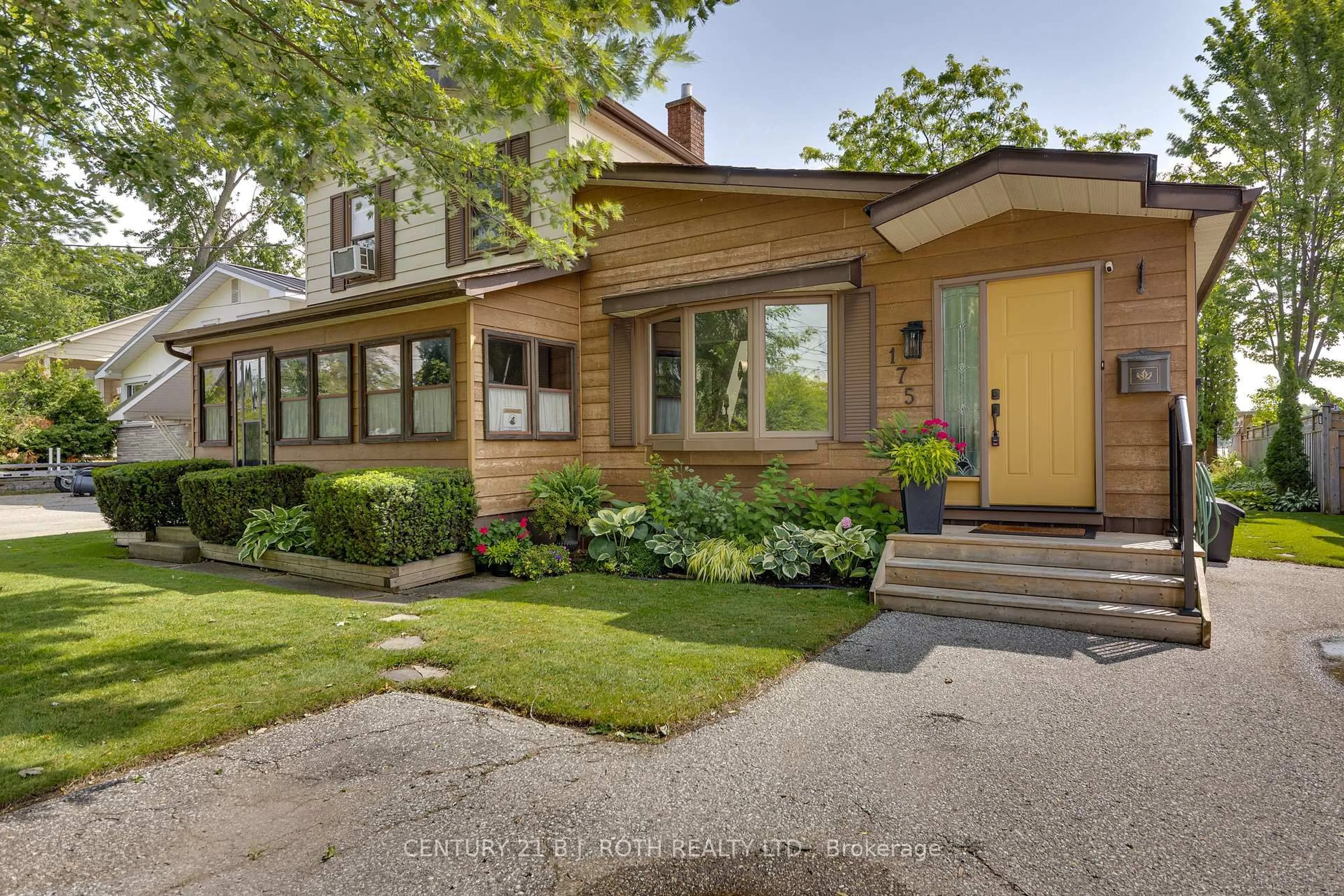 Home with brick exterior material, street for 175 Cedar Island Rd, Orillia Ontario L3V 1T2