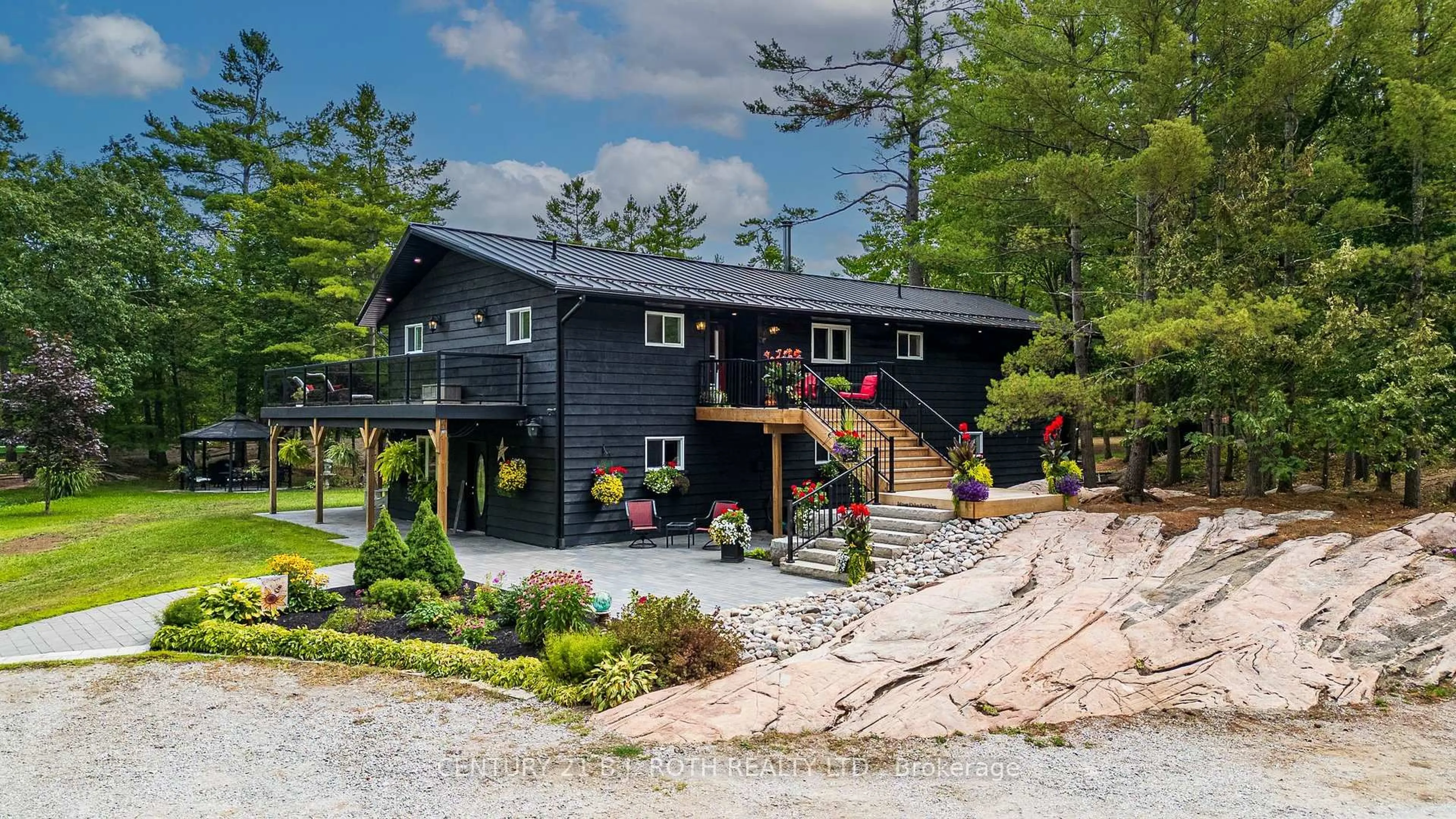 Patio, unknown for 3193 Muskoka St, Severn Ontario L0K 2B0