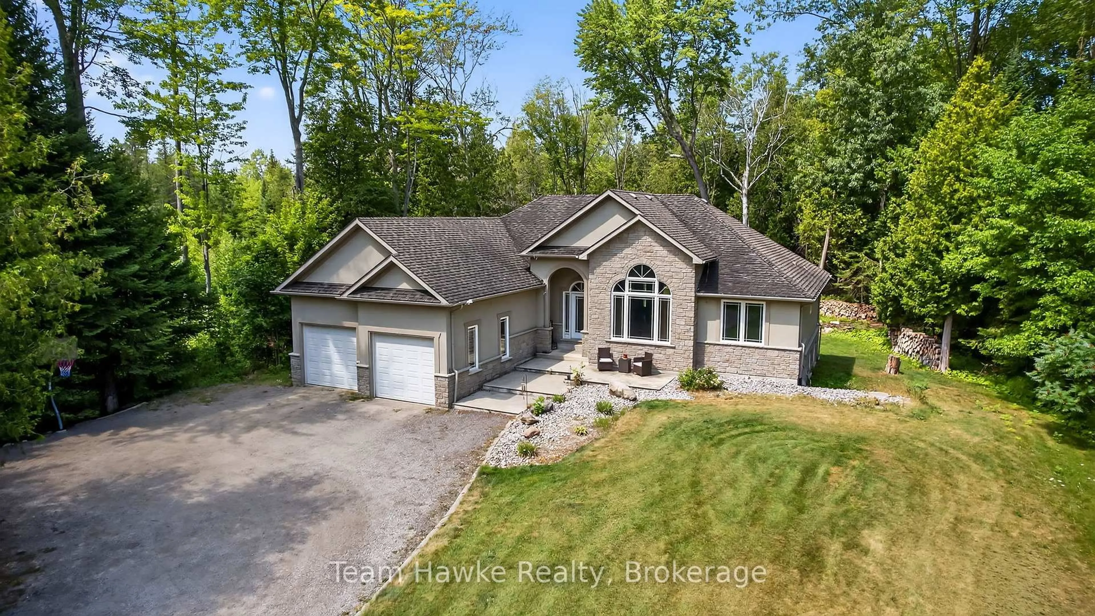 A pic from outside/outdoor area/front of a property/back of a property/a pic from drone, unknown for 103 Spruce St, Tiny Ontario L0L 1P0