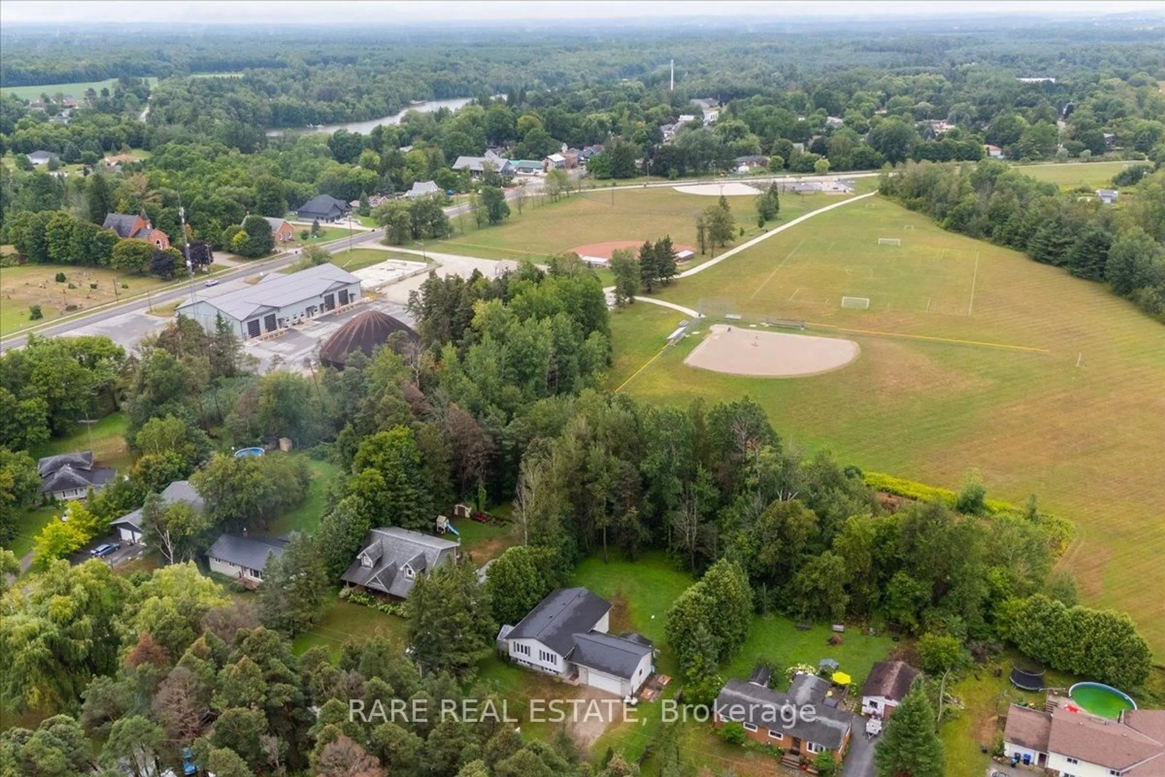 A pic from outside/outdoor area/front of a property/back of a property/a pic from drone, mountain view for 18 Lamers Cres, Clearview Ontario L0M 1N0