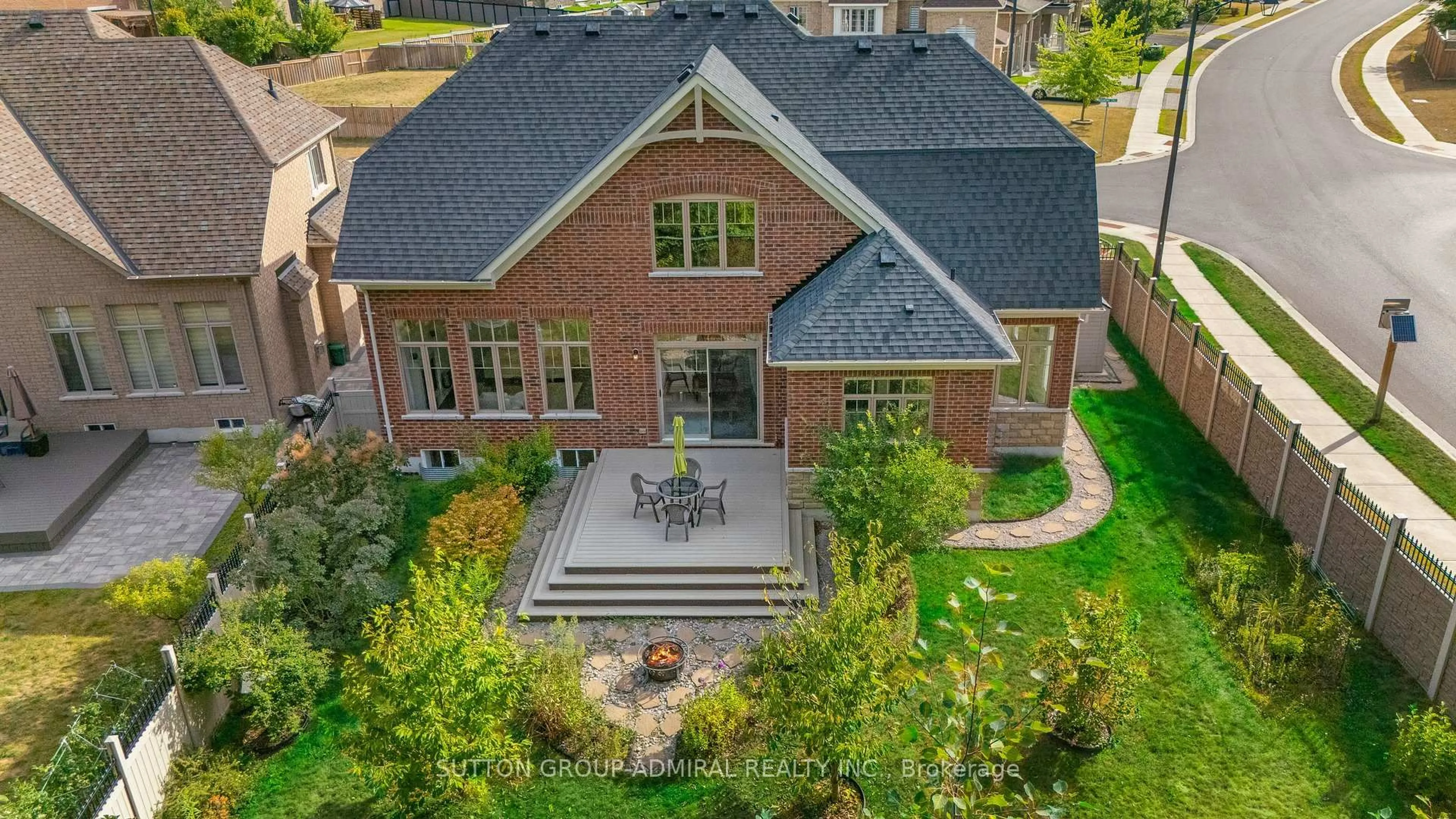 A pic from outside/outdoor area/front of a property/back of a property/a pic from drone, street for 1 Redmond Cres, Springwater Ontario L9X 1Z8