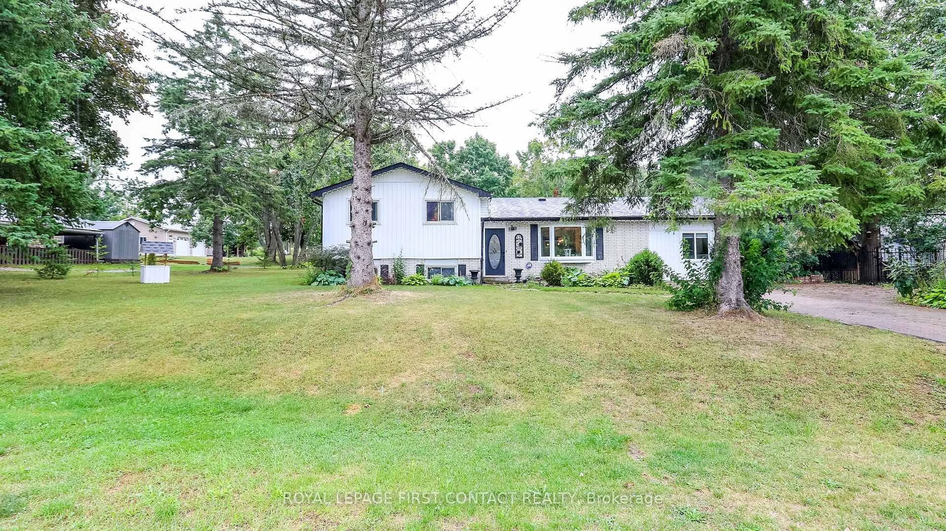A pic from outside/outdoor area/front of a property/back of a property/a pic from drone, unknown for 14 Conder Dr, Oro-Medonte Ontario L0K 1E0