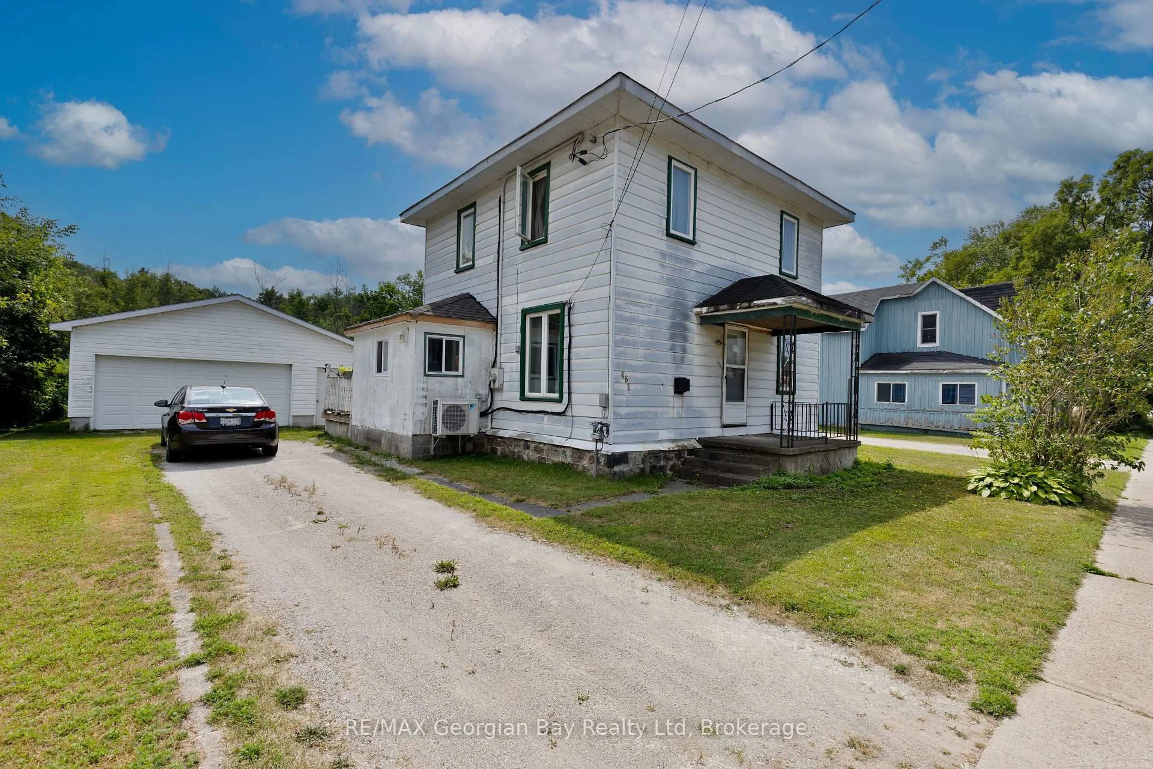 A pic from outside/outdoor area/front of a property/back of a property/a pic from drone, street for 461 William St, Tay Ontario L0K 2A0