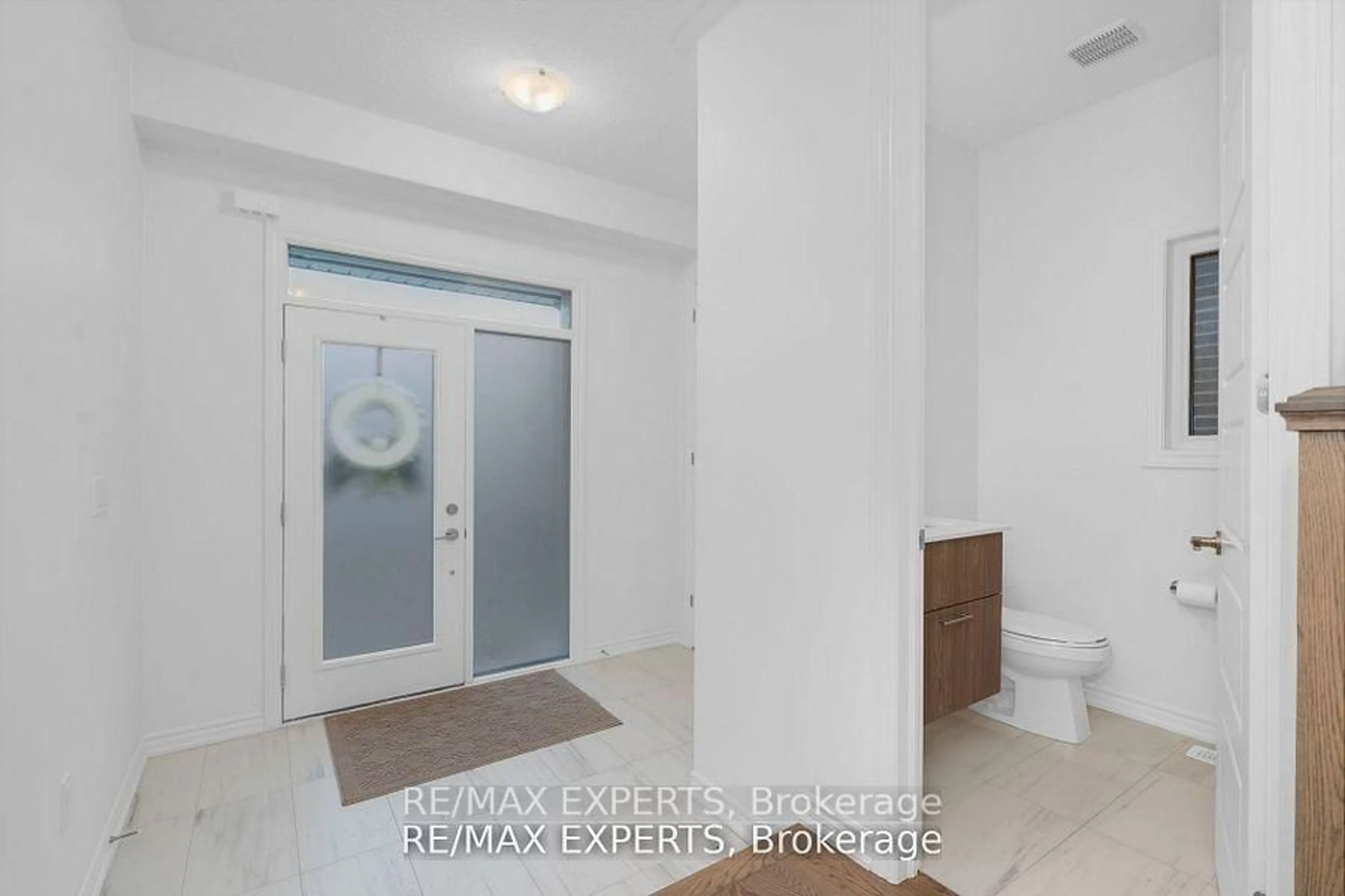 Indoor entryway for 36 Shepherd Dr, Barrie Ontario L9J 0P3