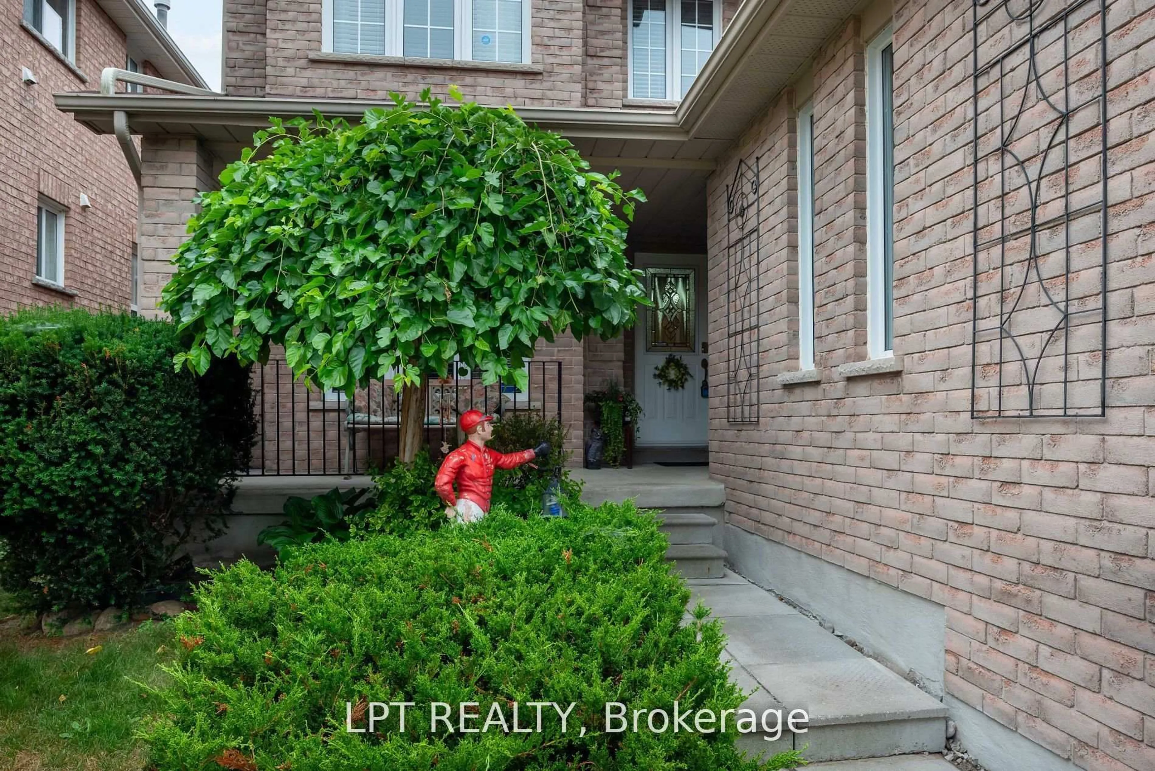 Indoor entryway for 25 Dunnett Dr, Barrie Ontario L4N 0J7