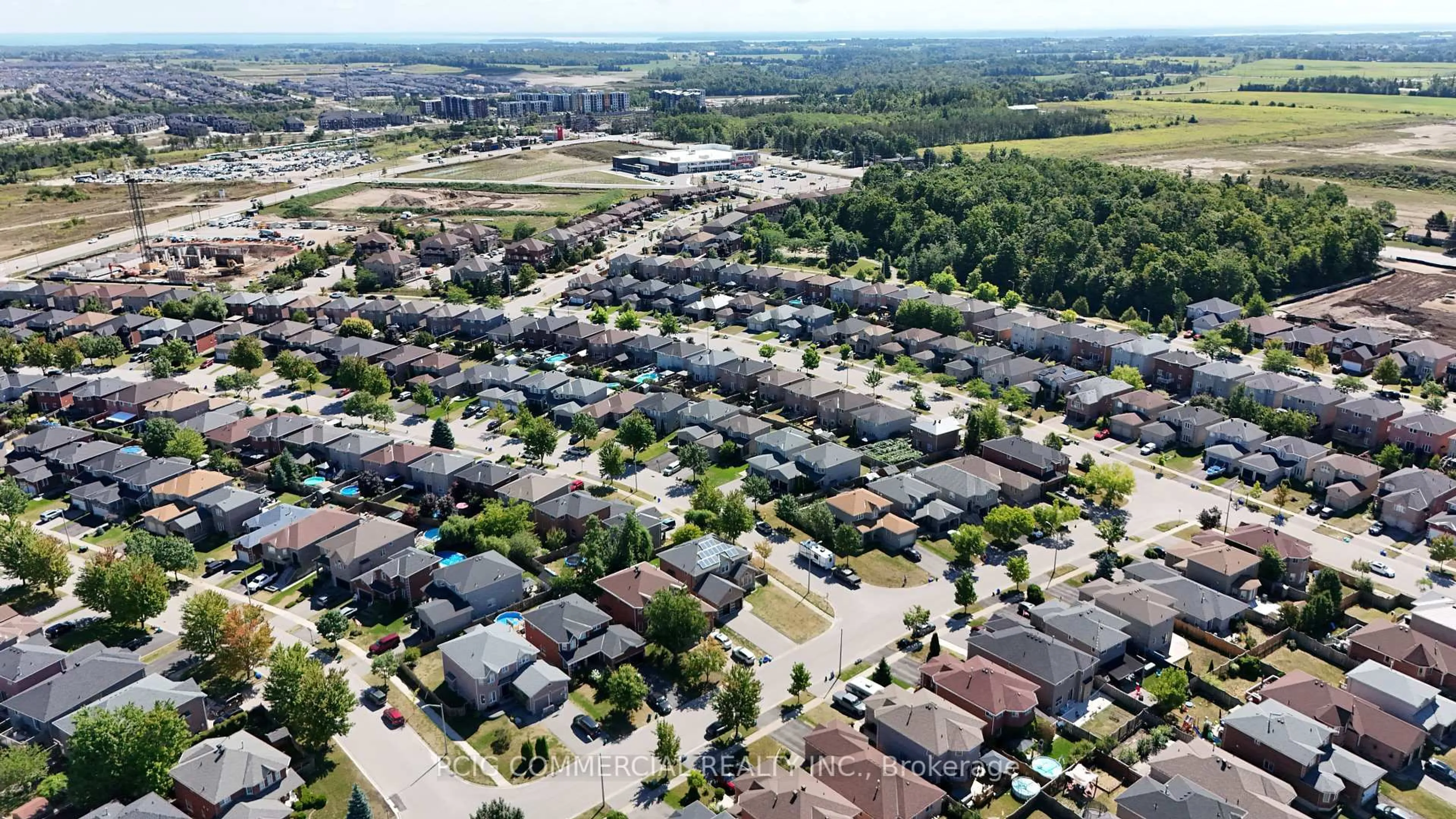 A pic from outside/outdoor area/front of a property/back of a property/a pic from drone, street for 18 Max Ave, Barrie Ontario L4N 0Y2