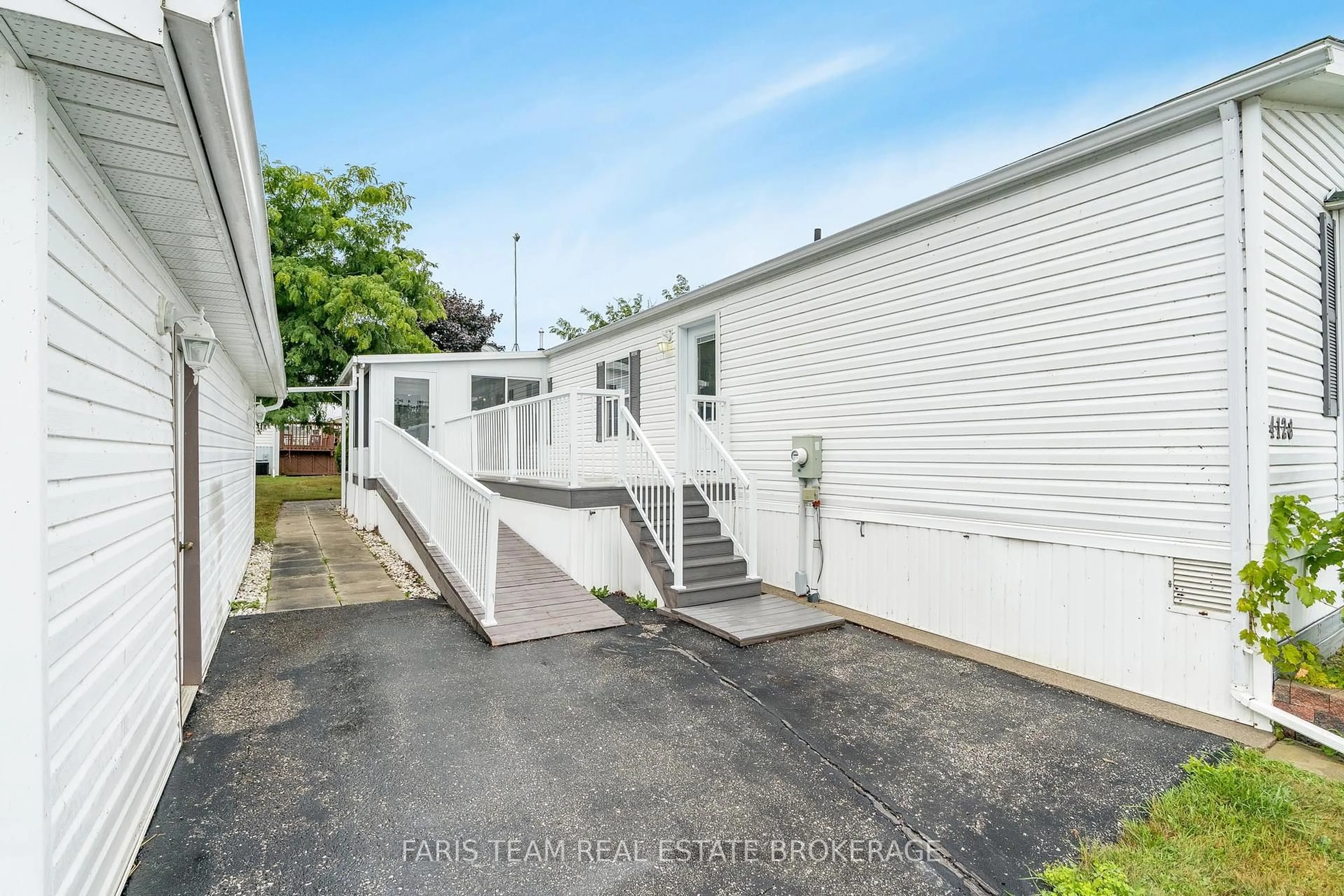 Unknown for 4128 Haines St, Severn Ontario L3V 6H4