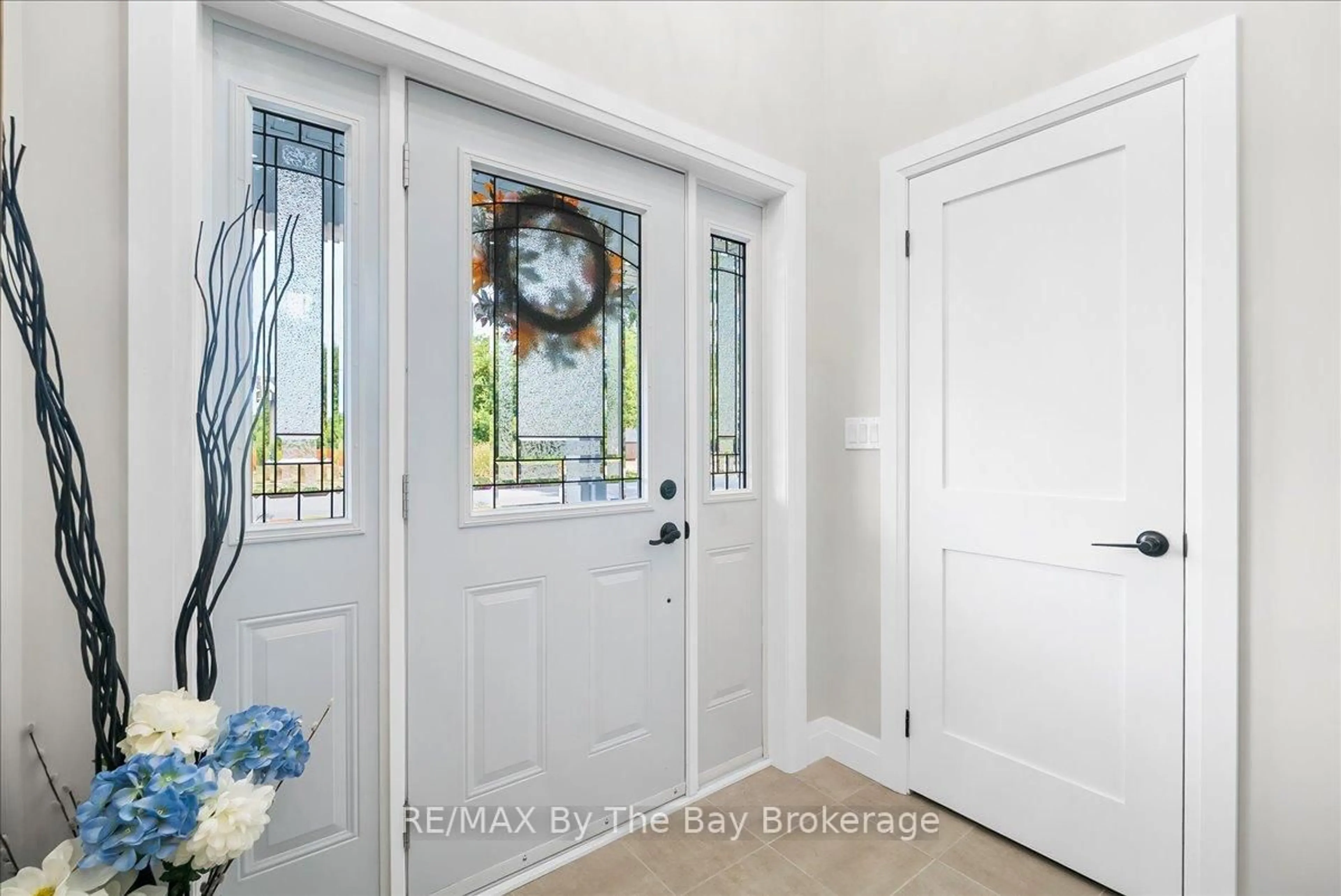 Indoor entryway for 146 Mary St, Clearview Ontario L0M 1G0