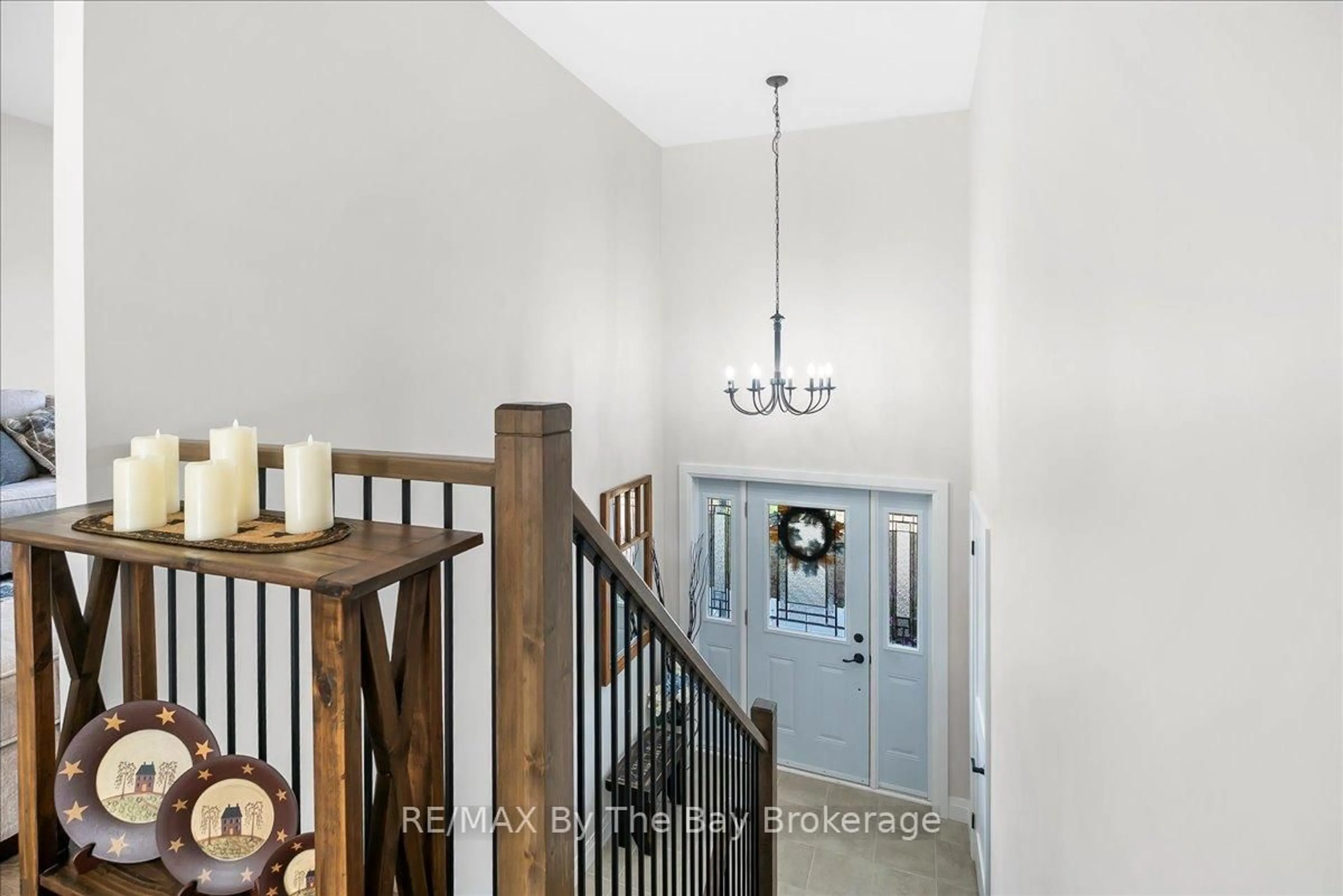 Indoor entryway for 146 Mary St, Clearview Ontario L0M 1G0