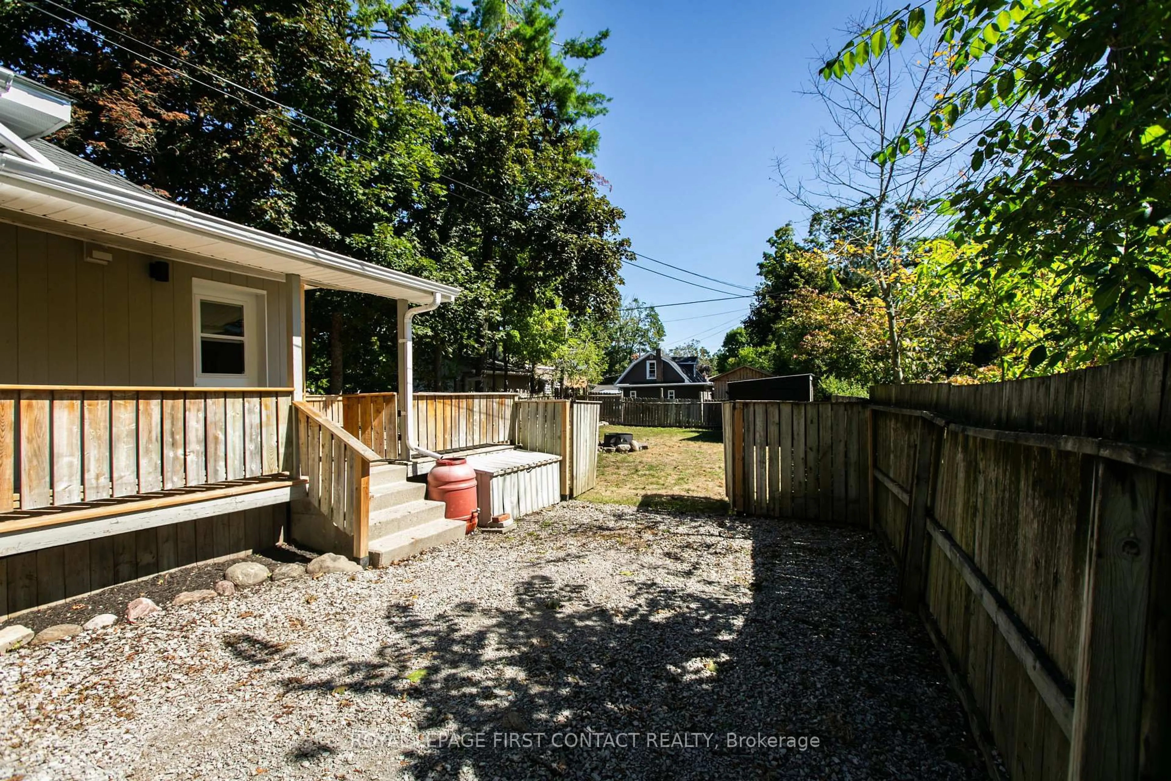 A pic from outside/outdoor area/front of a property/back of a property/a pic from drone, street for 330 Laclie St, Orillia Ontario L3V 4P3