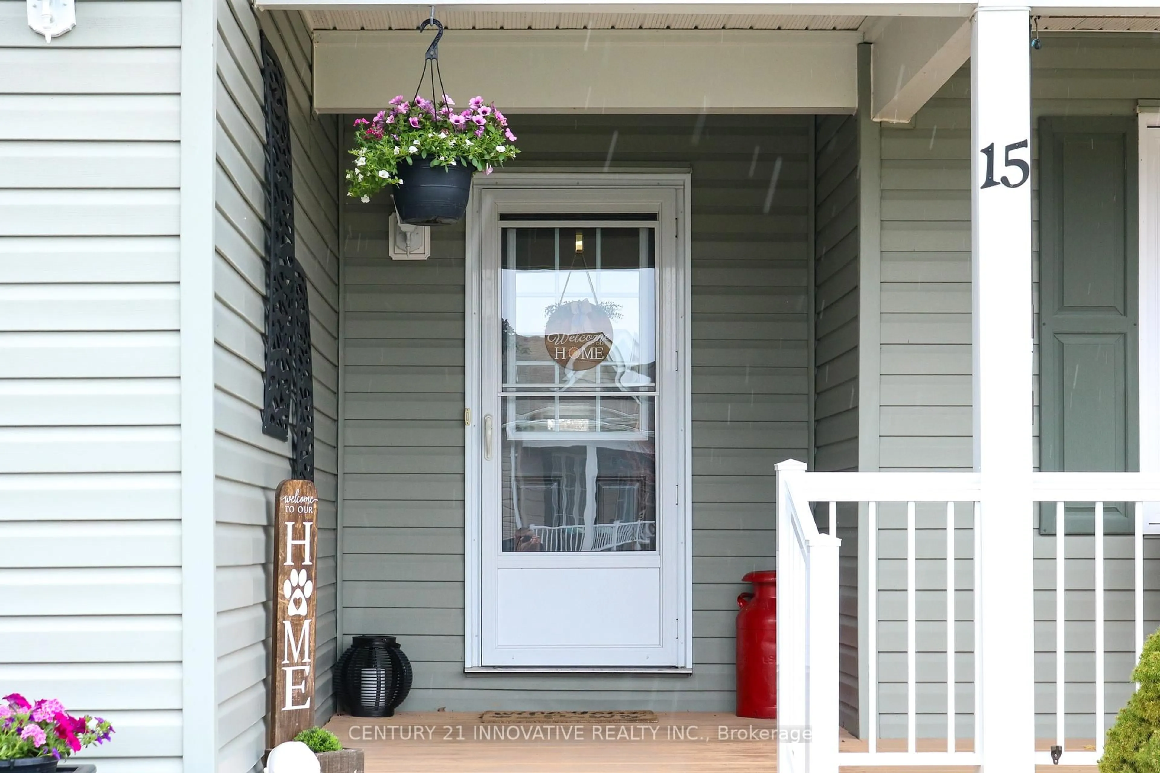 Indoor entryway for 15 Aisworth Dr, Ramara Ontario L3V 8J9