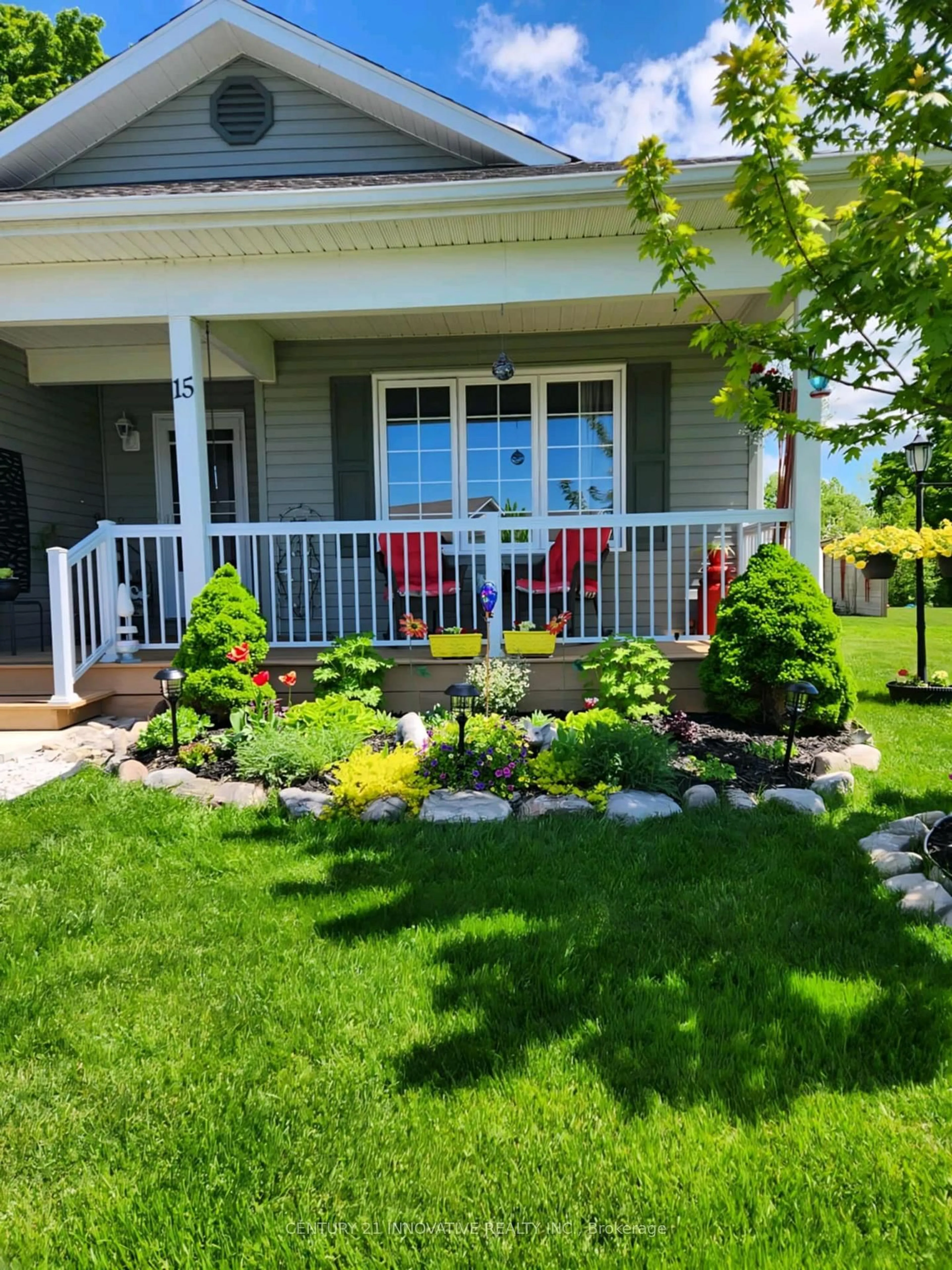 Patio, street for 15 Aisworth Dr, Ramara Ontario L3V 8J9
