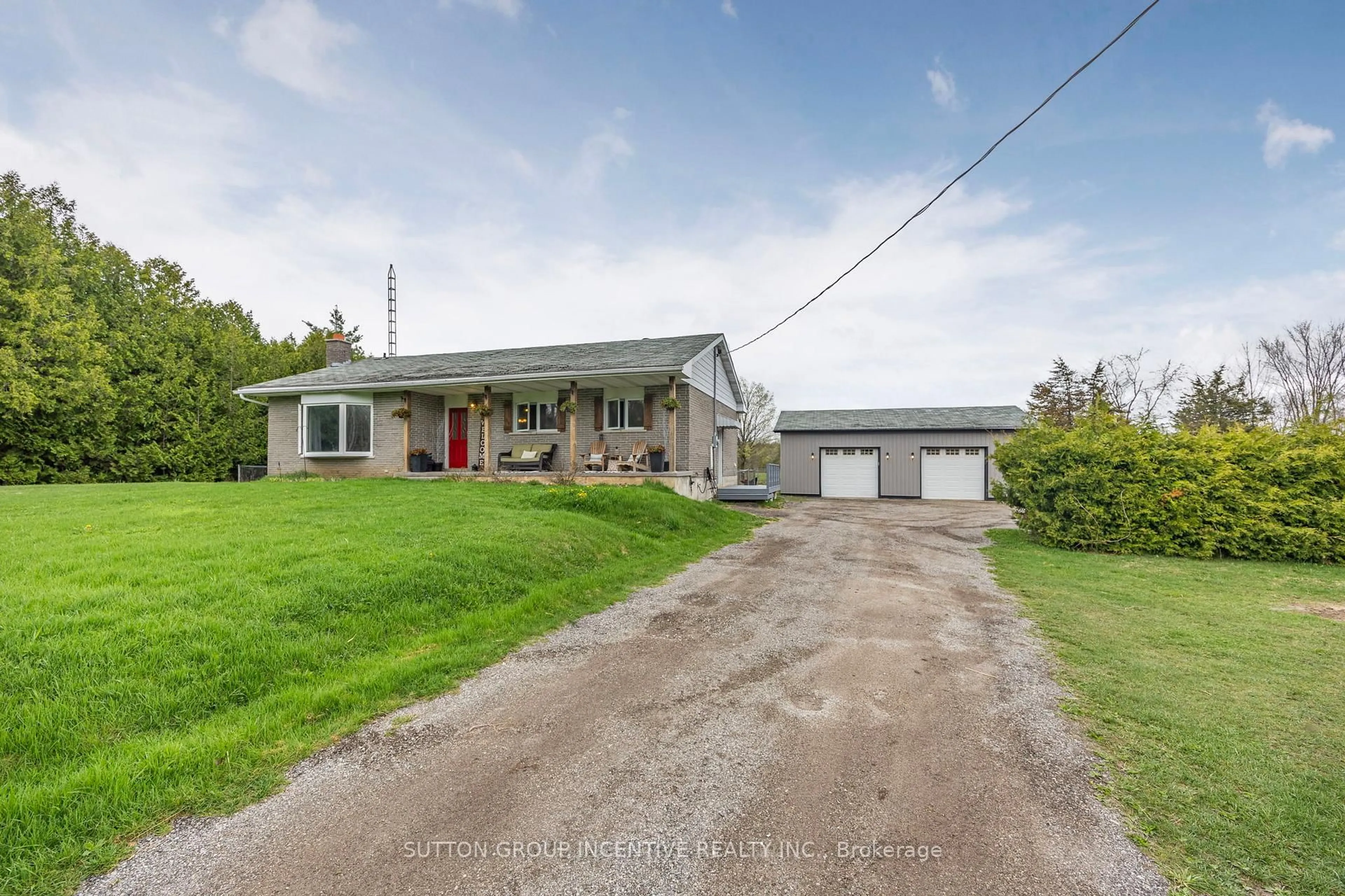 A pic from outside/outdoor area/front of a property/back of a property/a pic from drone, street for 2266 FOXMEAD Rd, Oro-Medonte Ontario L0K 1E0