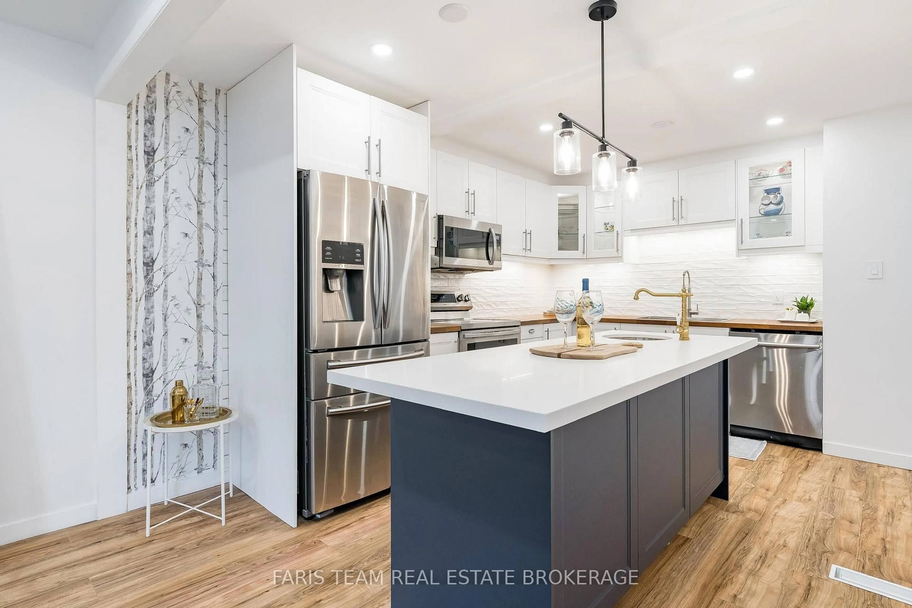 Open concept kitchen, unknown for 4B Oak St, Barrie Ontario L4M 3T8