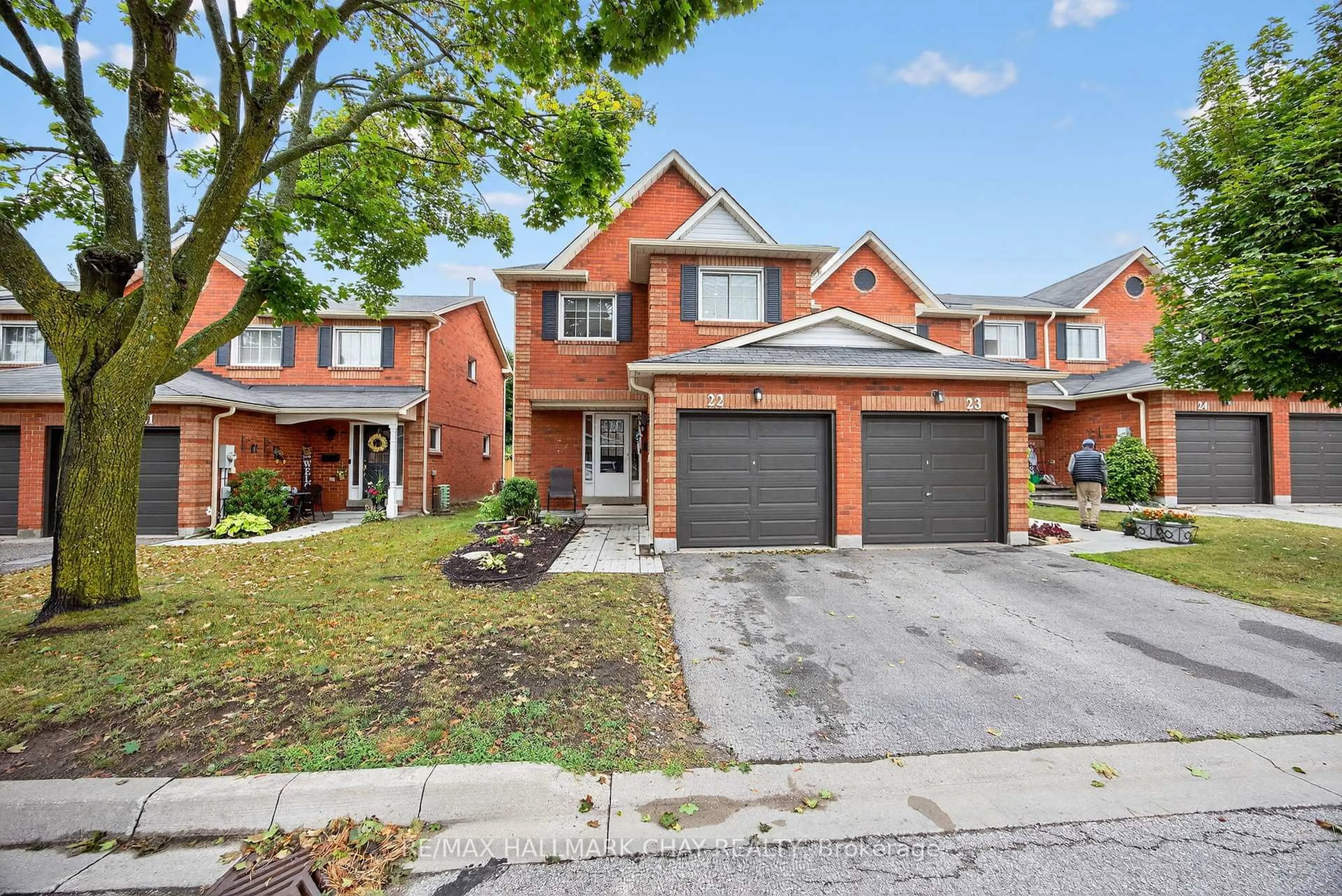 Home with brick exterior material, street for 165 Kozlov St #22, Barrie Ontario L4N 7M8