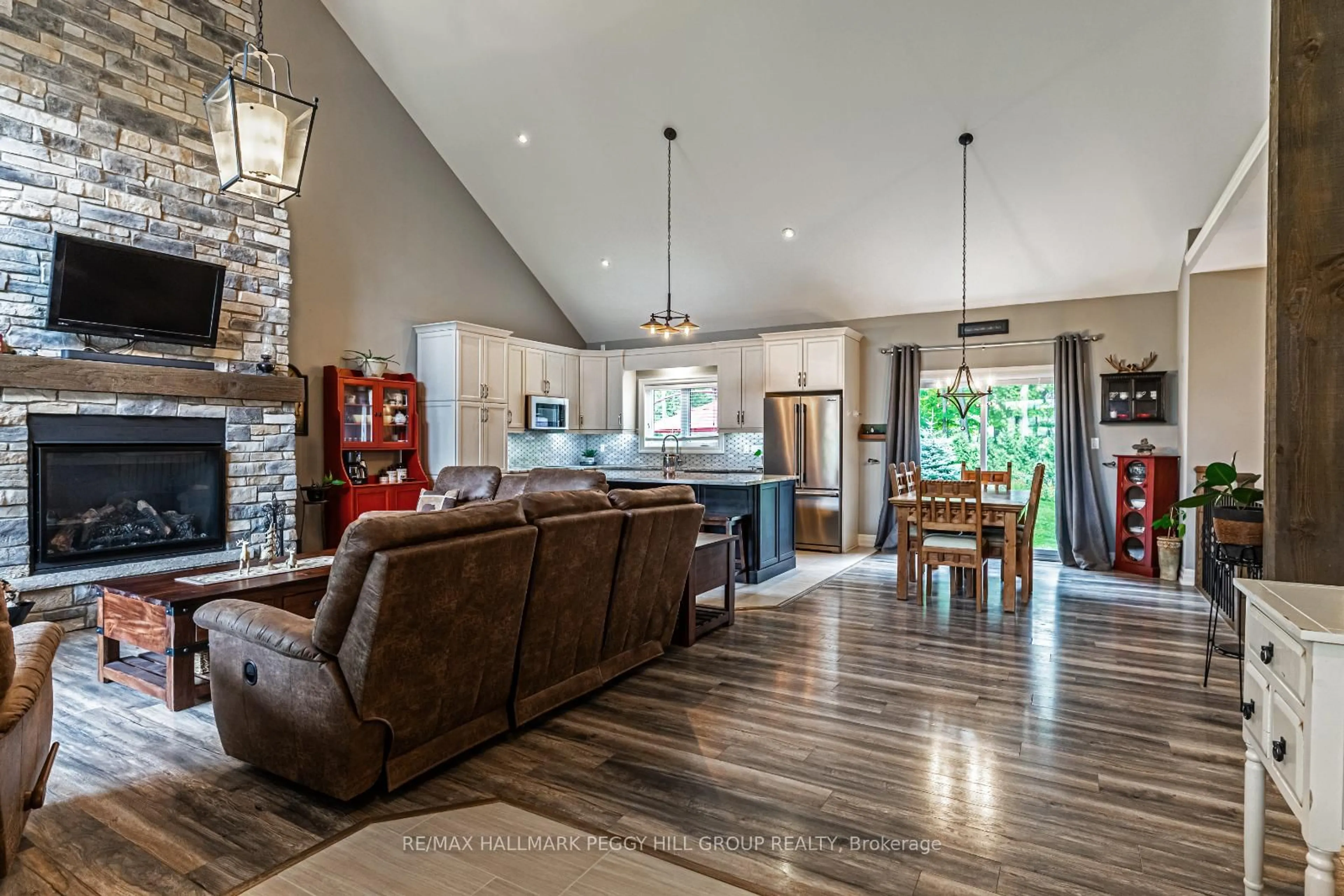 Open concept kitchen, unknown for 6 Valleyview Dr, Oro-Medonte Ontario L0K 1N0
