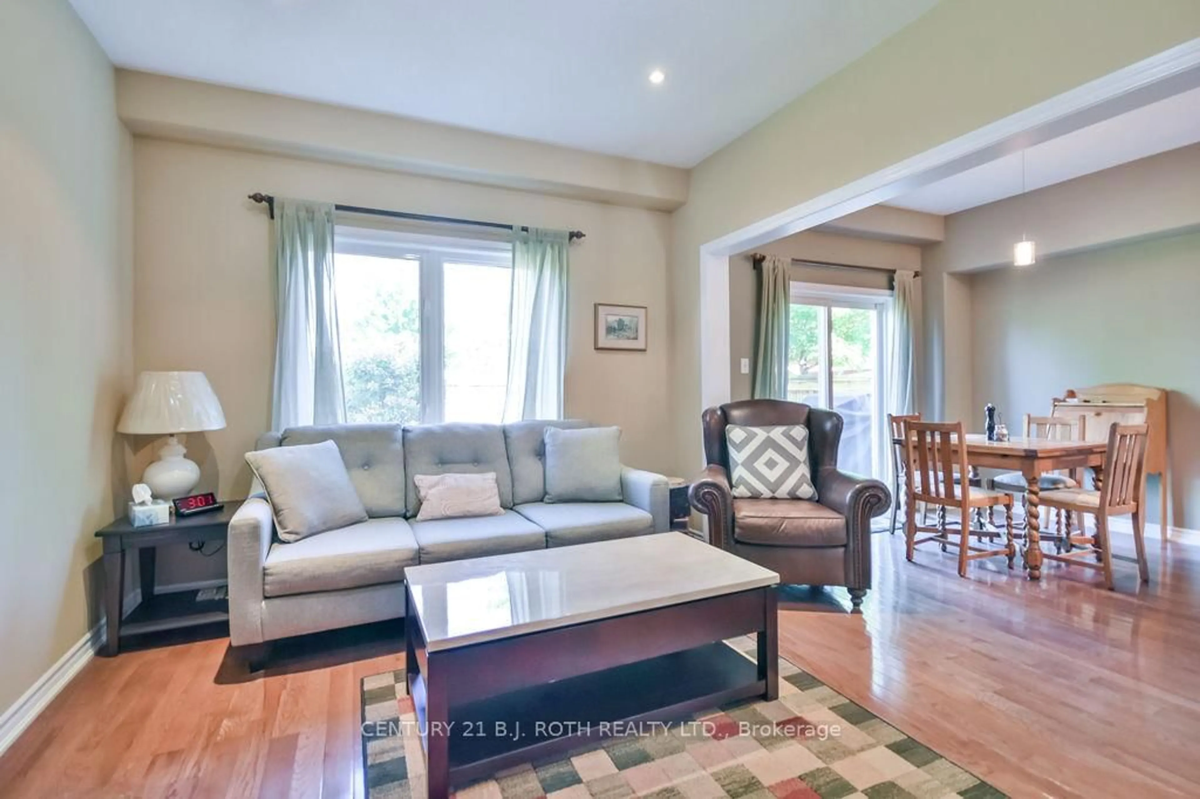 Living room with furniture, unknown for 5 Stuart Ave, Barrie Ontario L4M 0A1