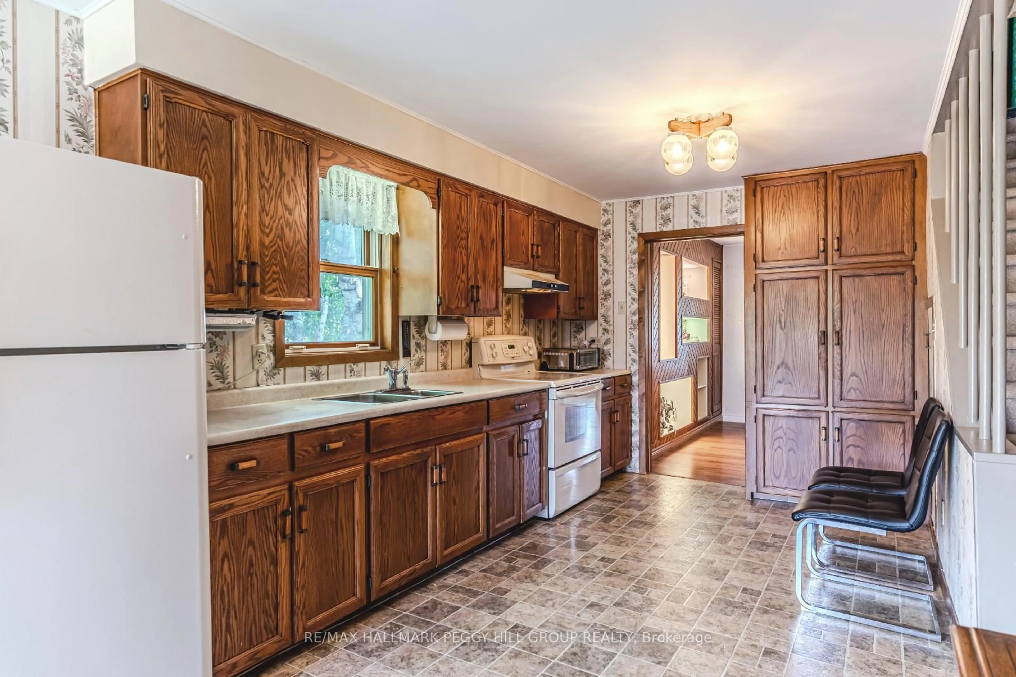 Unknown for 104 Moberly St, Collingwood Ontario L9Y 3W9
