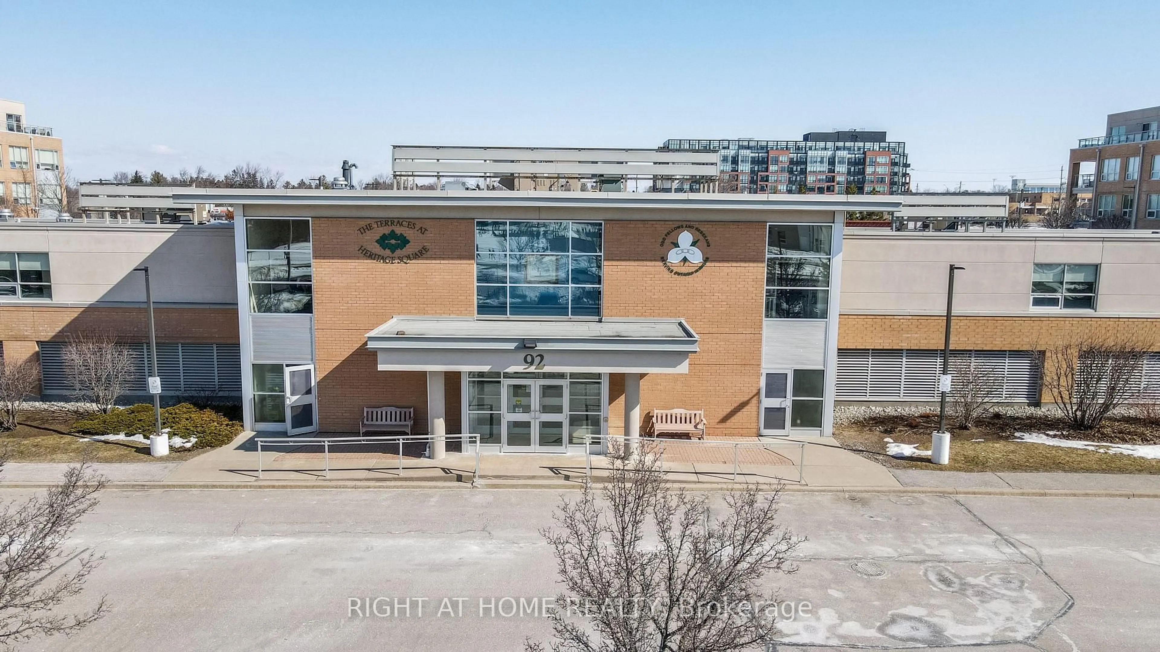 A pic from outside/outdoor area/front of a property/back of a property/a pic from drone, building for 94 Dean Ave #417, Barrie Ontario L4N 0M3