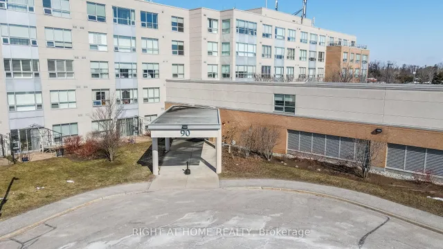 94 Dean Ave #417, Barrie 3