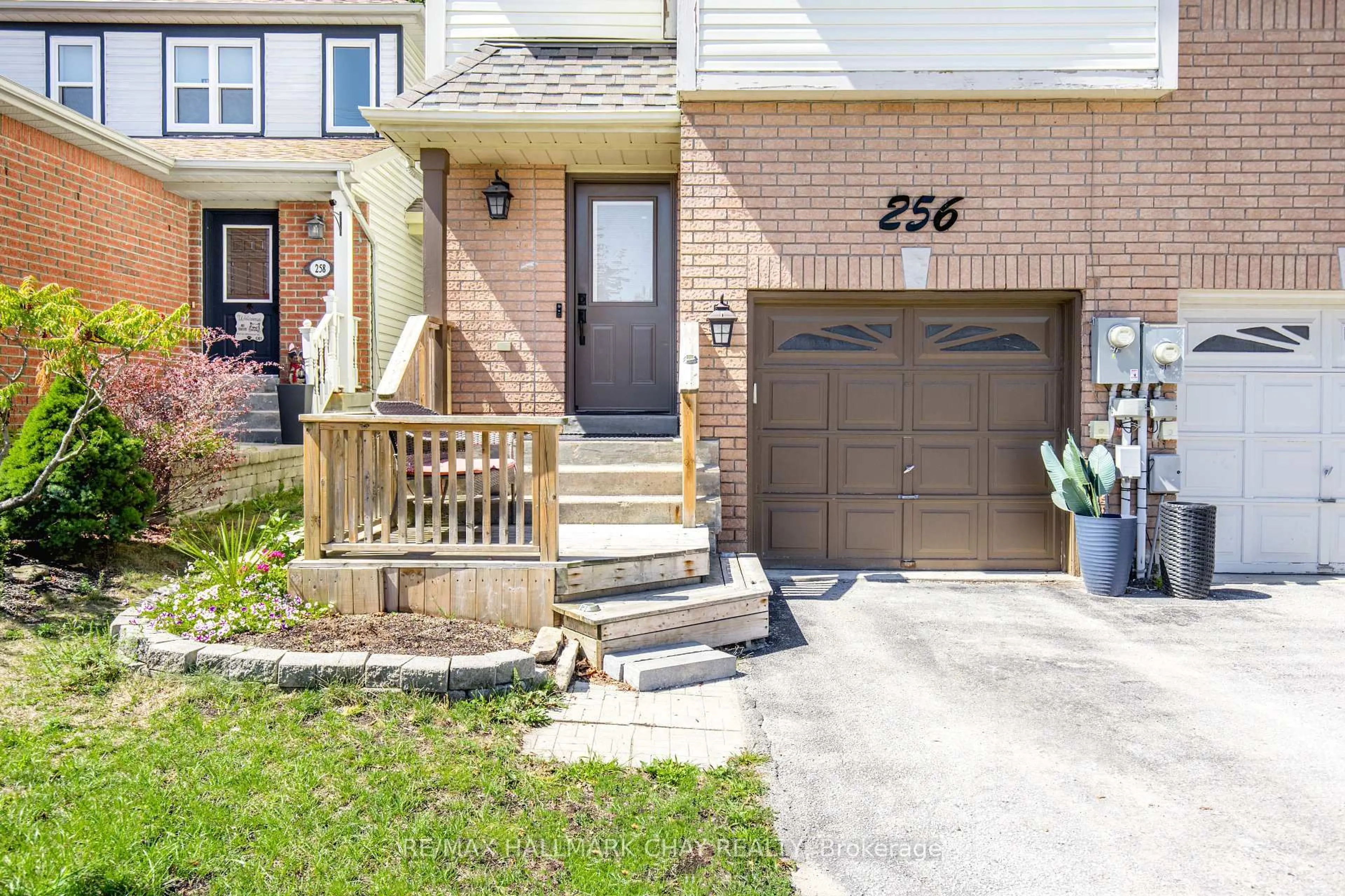 Home with brick exterior material, street for 256 Ferndale Dr, Barrie Ontario L4N 8J9