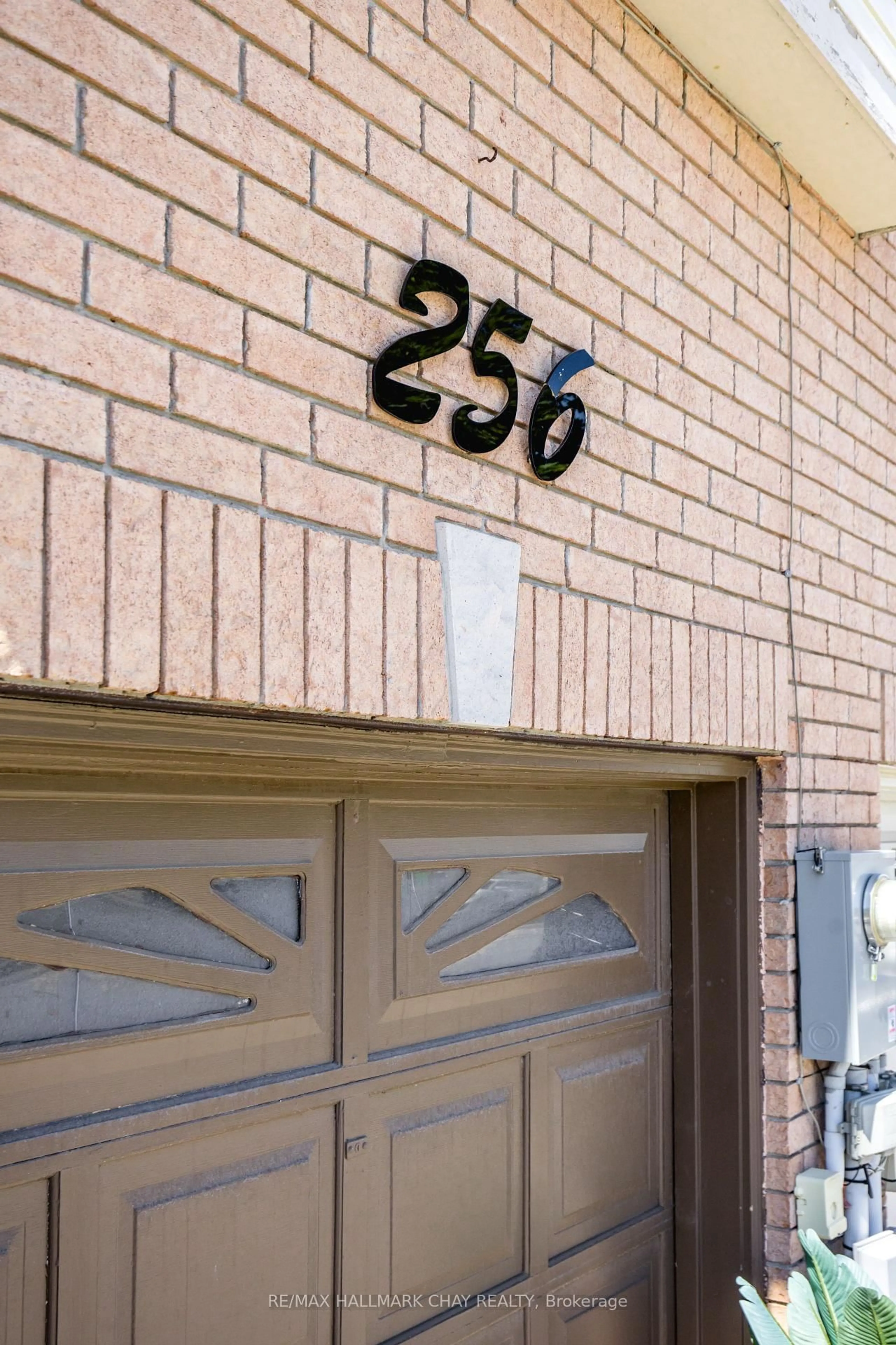 Unknown for 256 Ferndale Dr, Barrie Ontario L4N 8J9