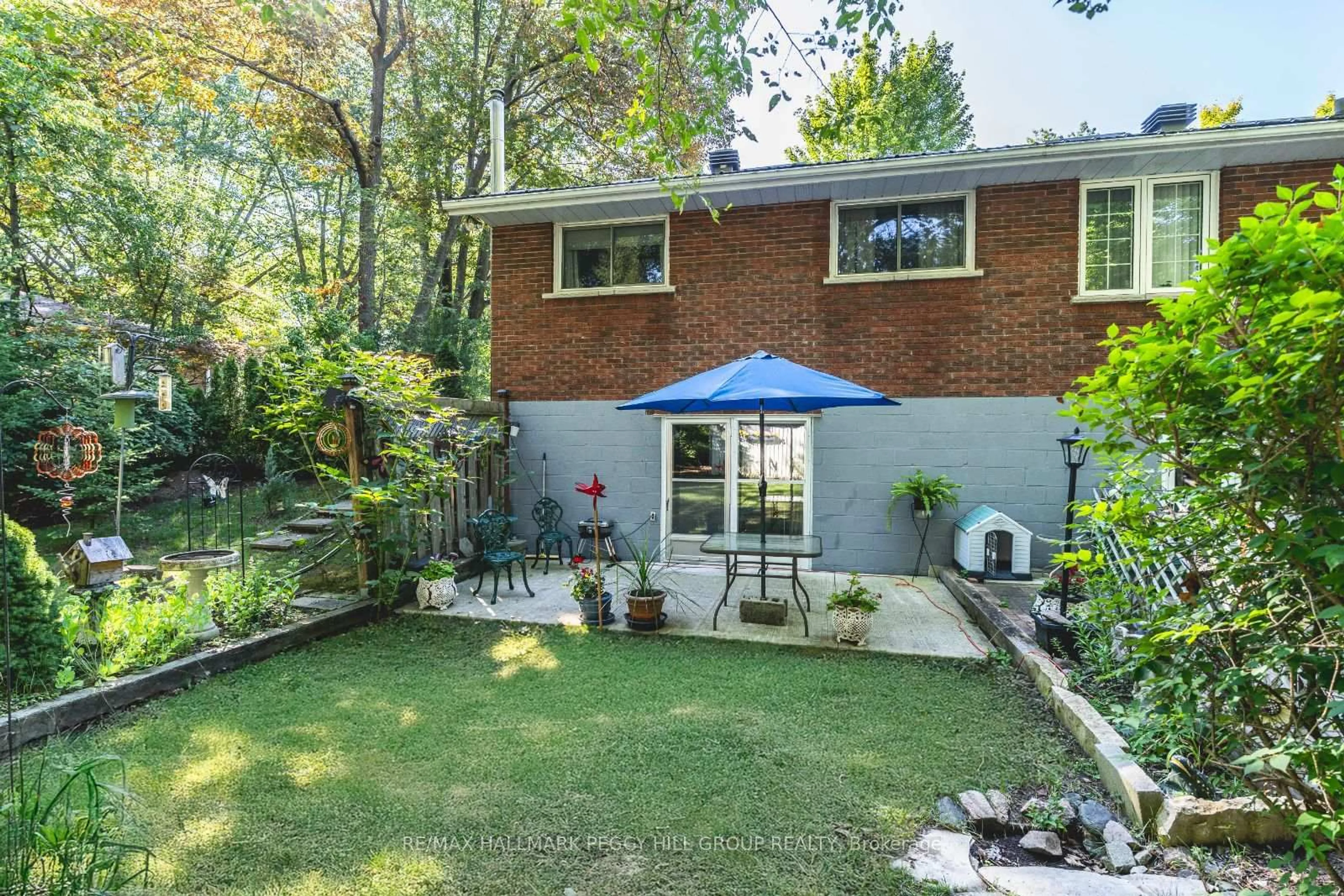 Patio, unknown for 82 Helena St, Wasaga Beach Ontario L9Z 1R1