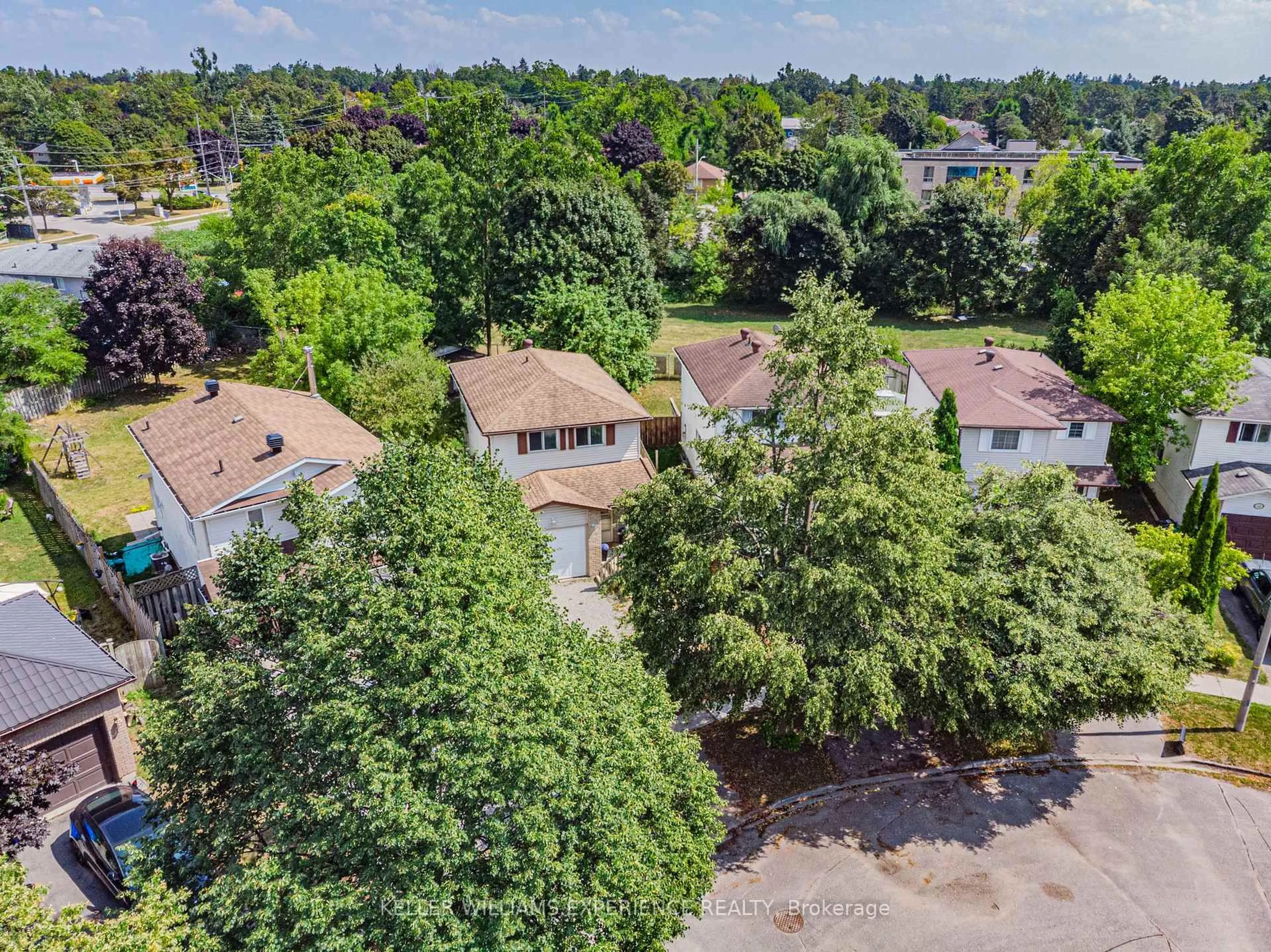 A pic from outside/outdoor area/front of a property/back of a property/a pic from drone, unknown for 49 Laurie Cres, Barrie Ontario L4M 6C7