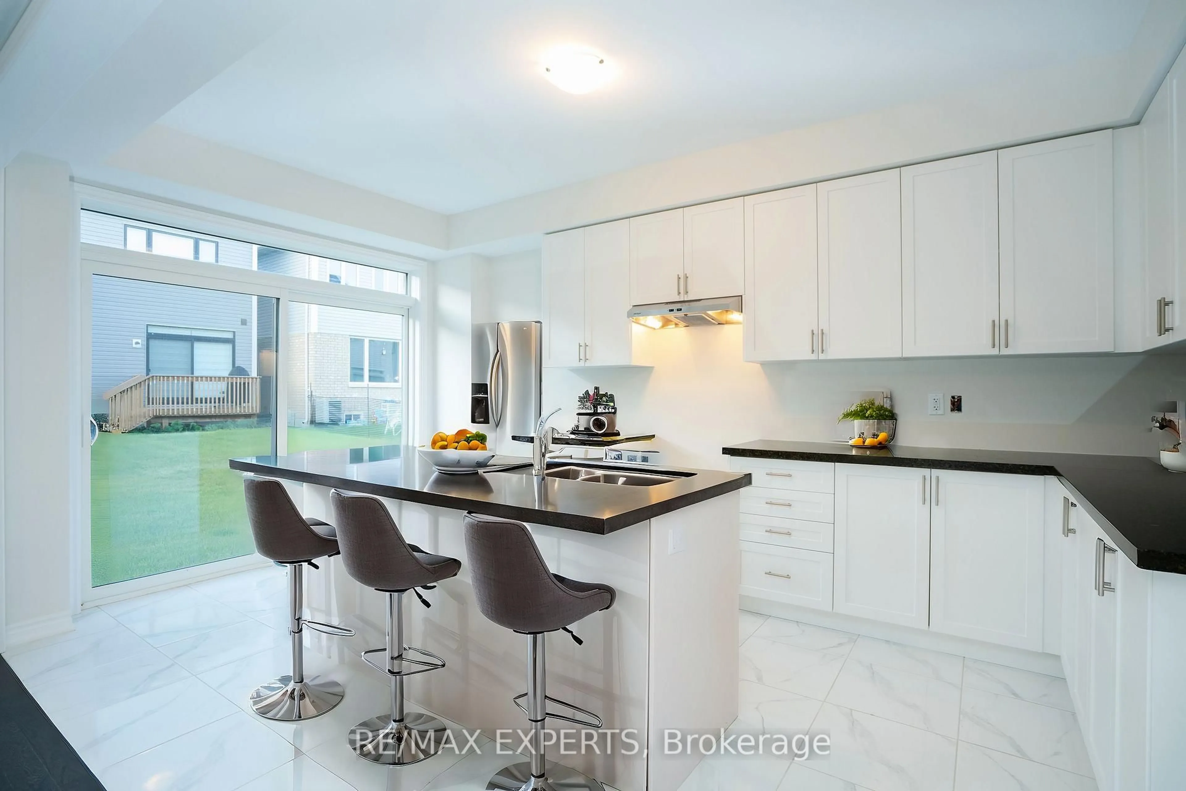 Contemporary kitchen, ceramic/tile floor for 126 Nottingham Rd, Barrie Ontario L9J 0L5