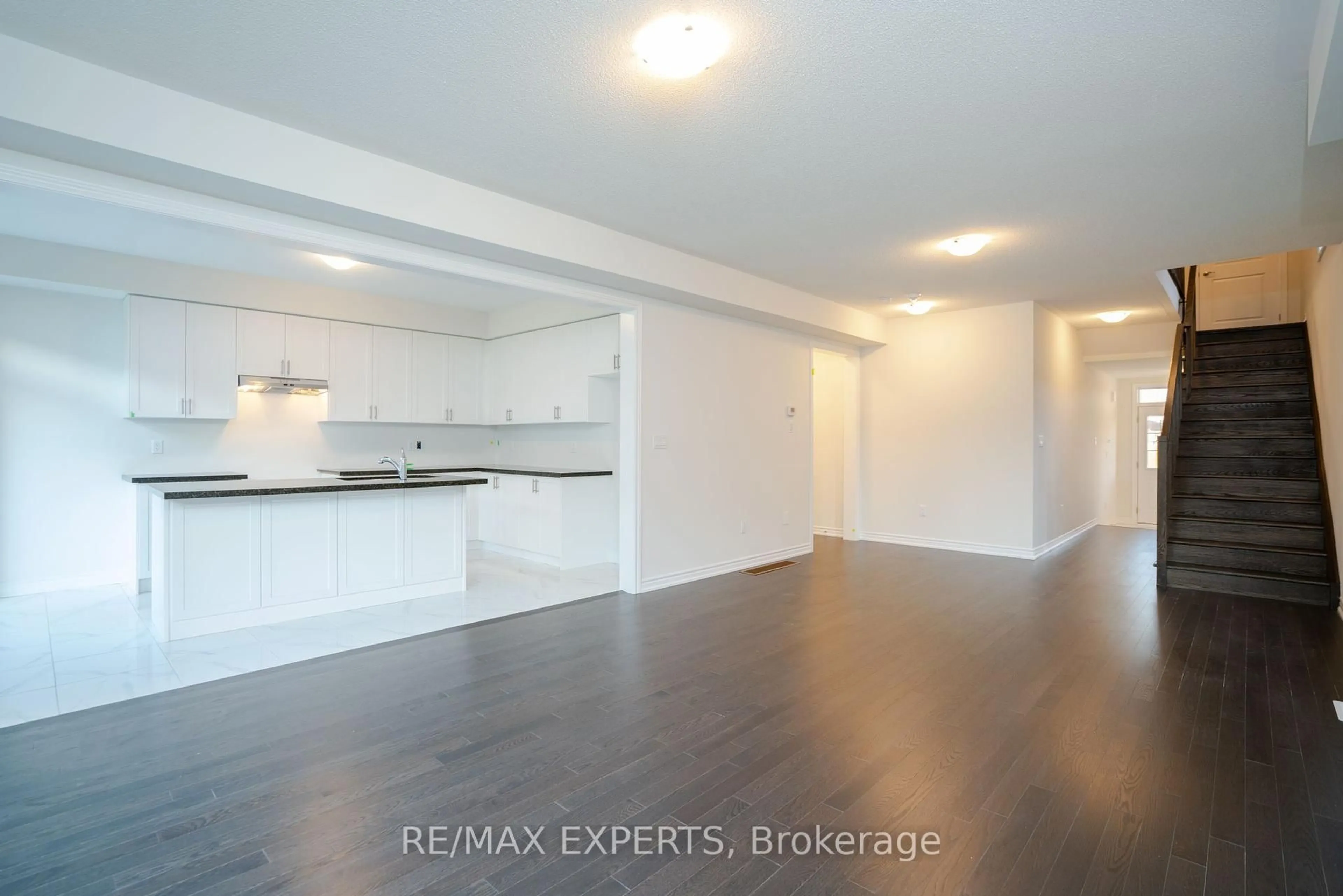 Unknown for 126 Nottingham Rd, Barrie Ontario L9J 0L5