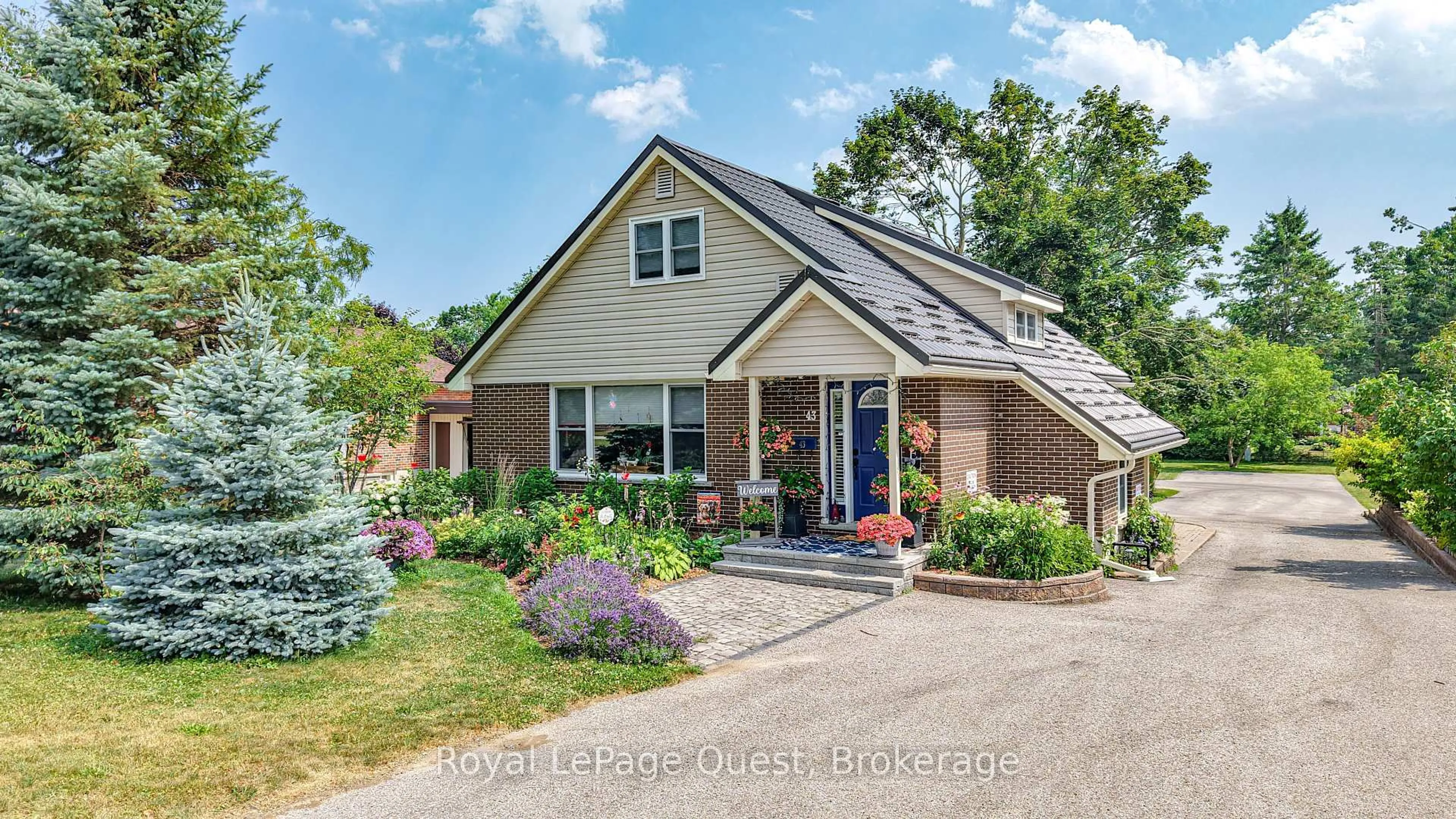 Home with brick exterior material, street for 43 Calverley St, Orillia Ontario L3V 3T3