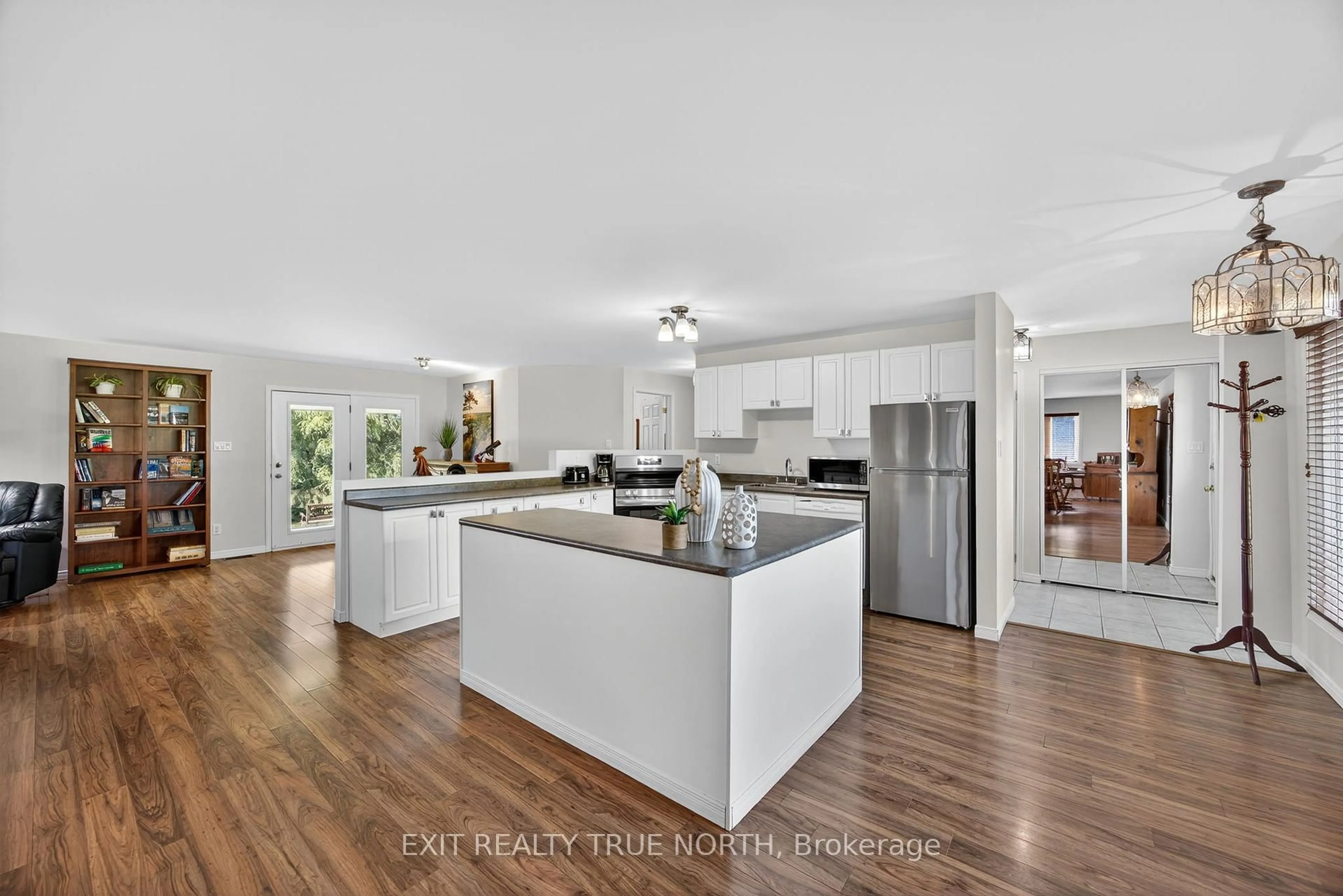 Open concept kitchen, unknown for 2174 Atkinson Rd, Springwater Ontario L0L 2K0