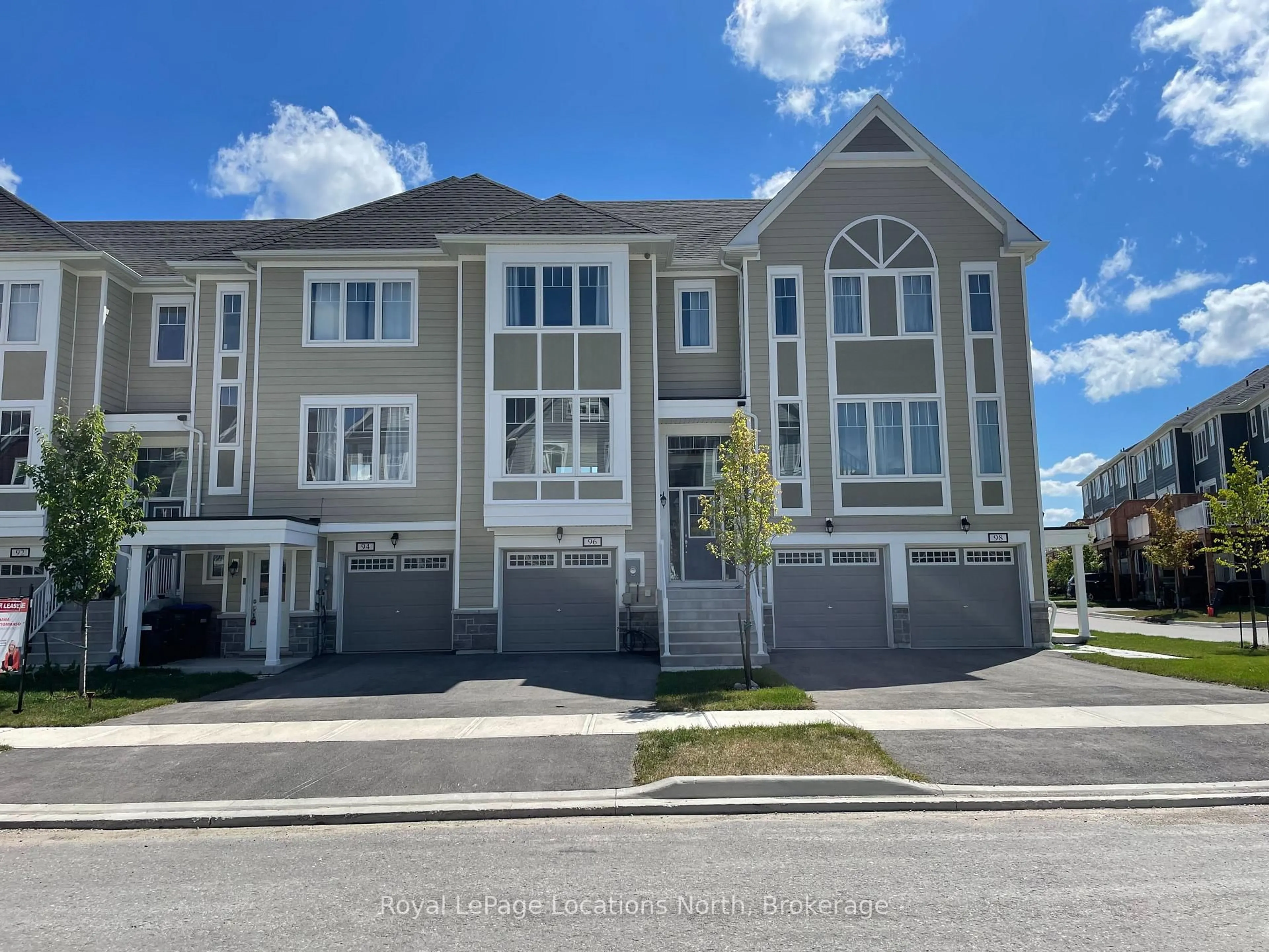 Home with vinyl exterior material, street for 96 Sandhill Crane Dr, Wasaga Beach Ontario L9Z 0K4