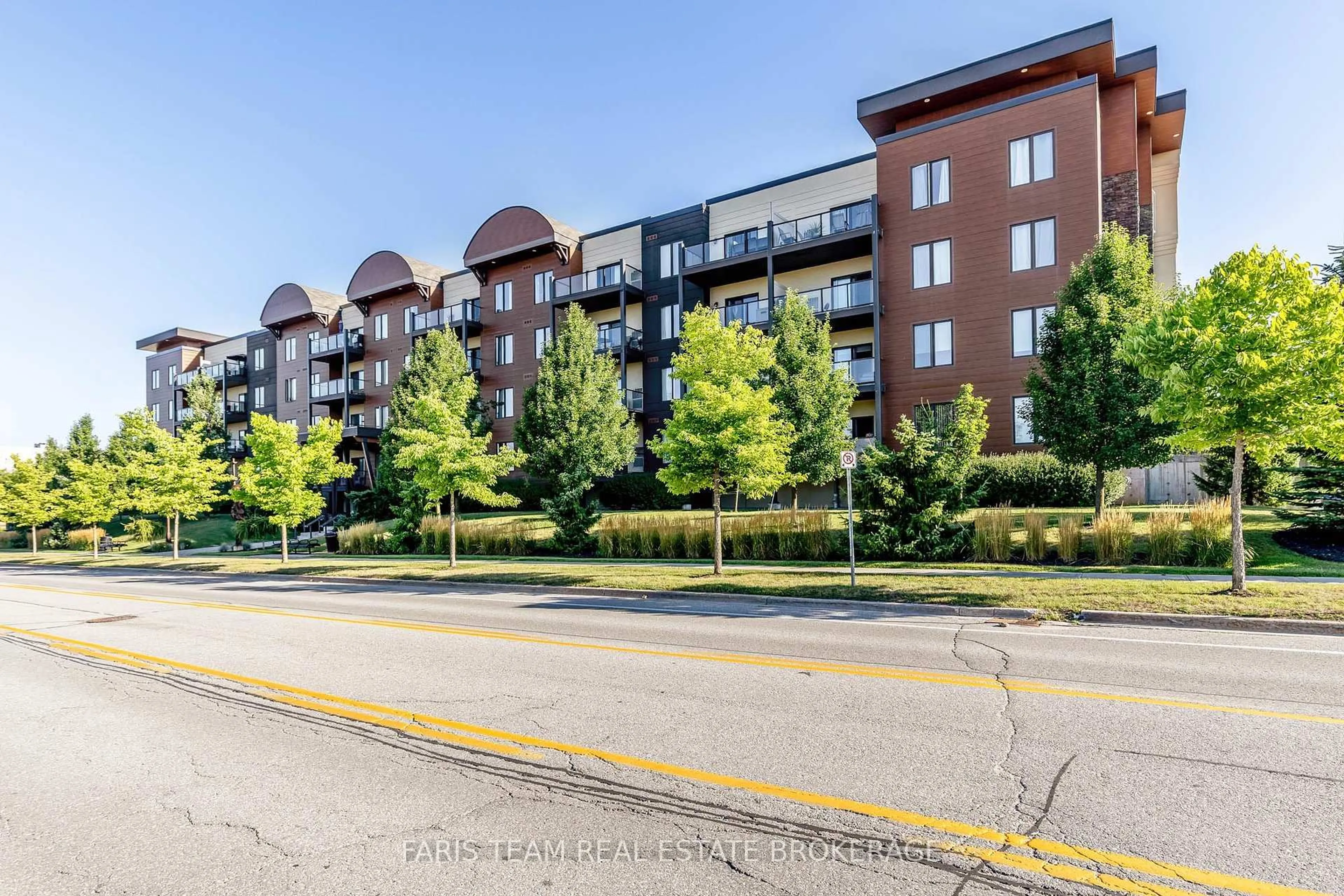 A pic from outside/outdoor area/front of a property/back of a property/a pic from drone, street for 100 Dean Ave #211, Barrie Ontario L4N 0V4