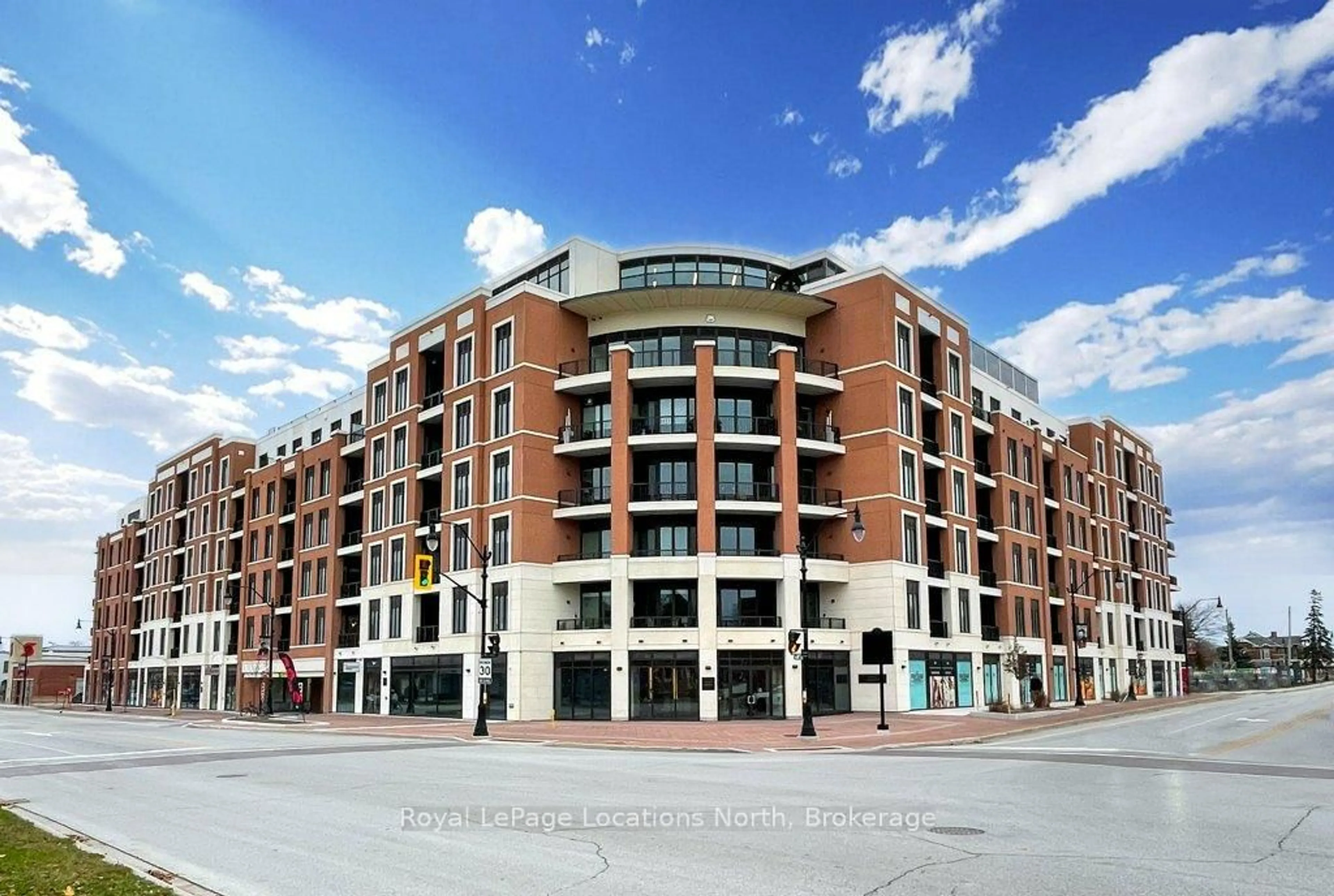 Home with brick exterior material, building for 1 Hume St #514, Collingwood Ontario L9Y 0X3