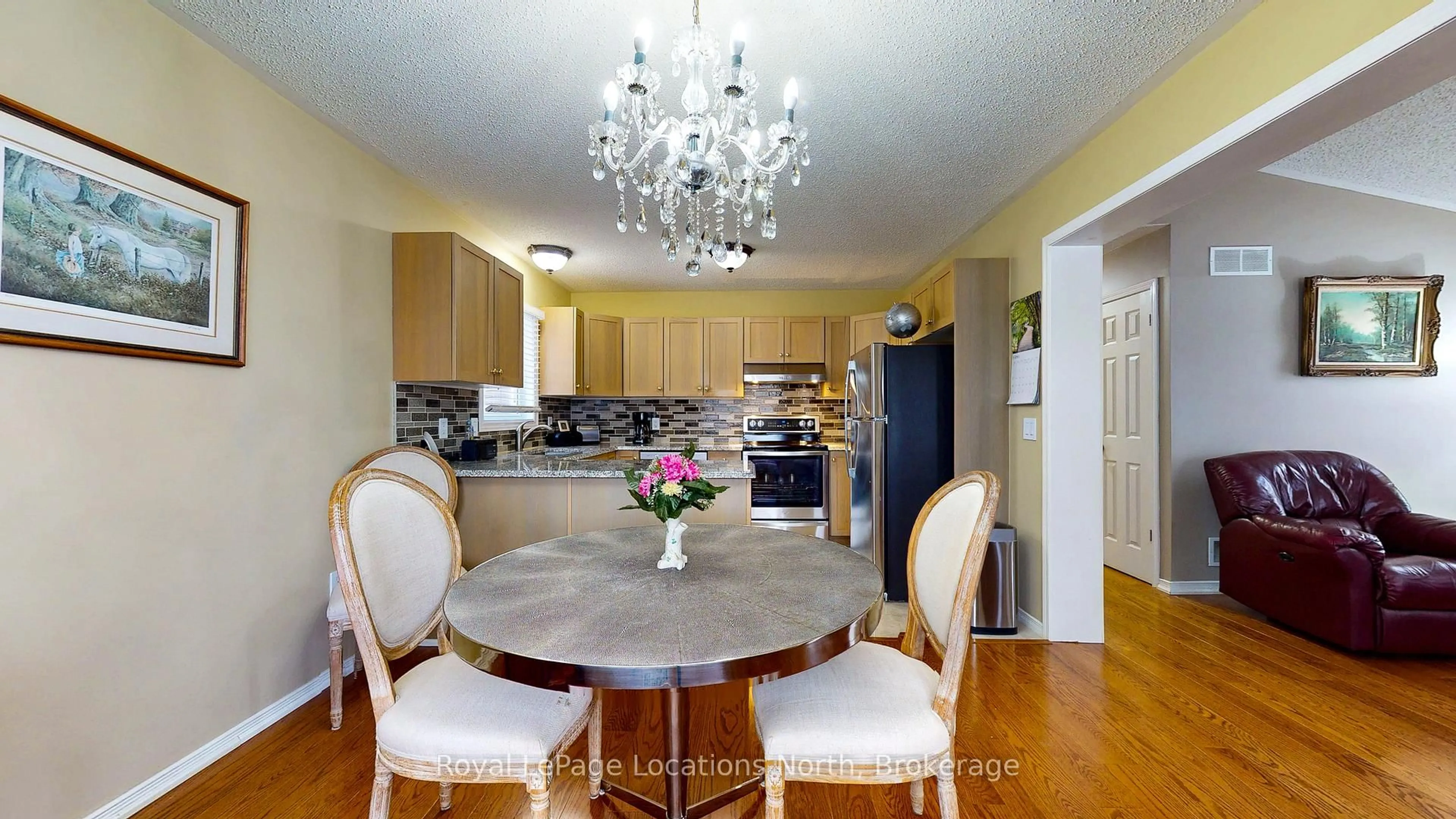 Dining room, unknown for 25 St James Pl, Wasaga Beach Ontario L9Z 3A8